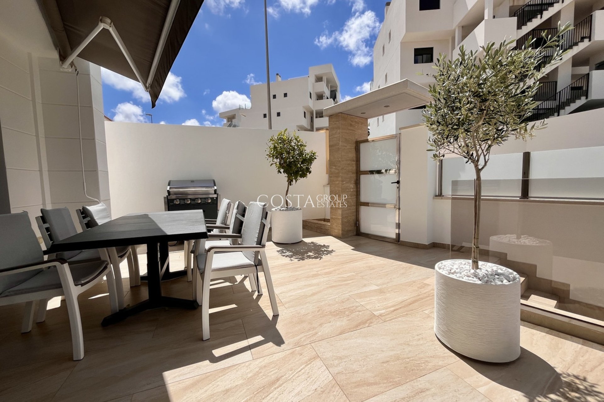 Resale - Villa -
Orihuela - Villamartin
