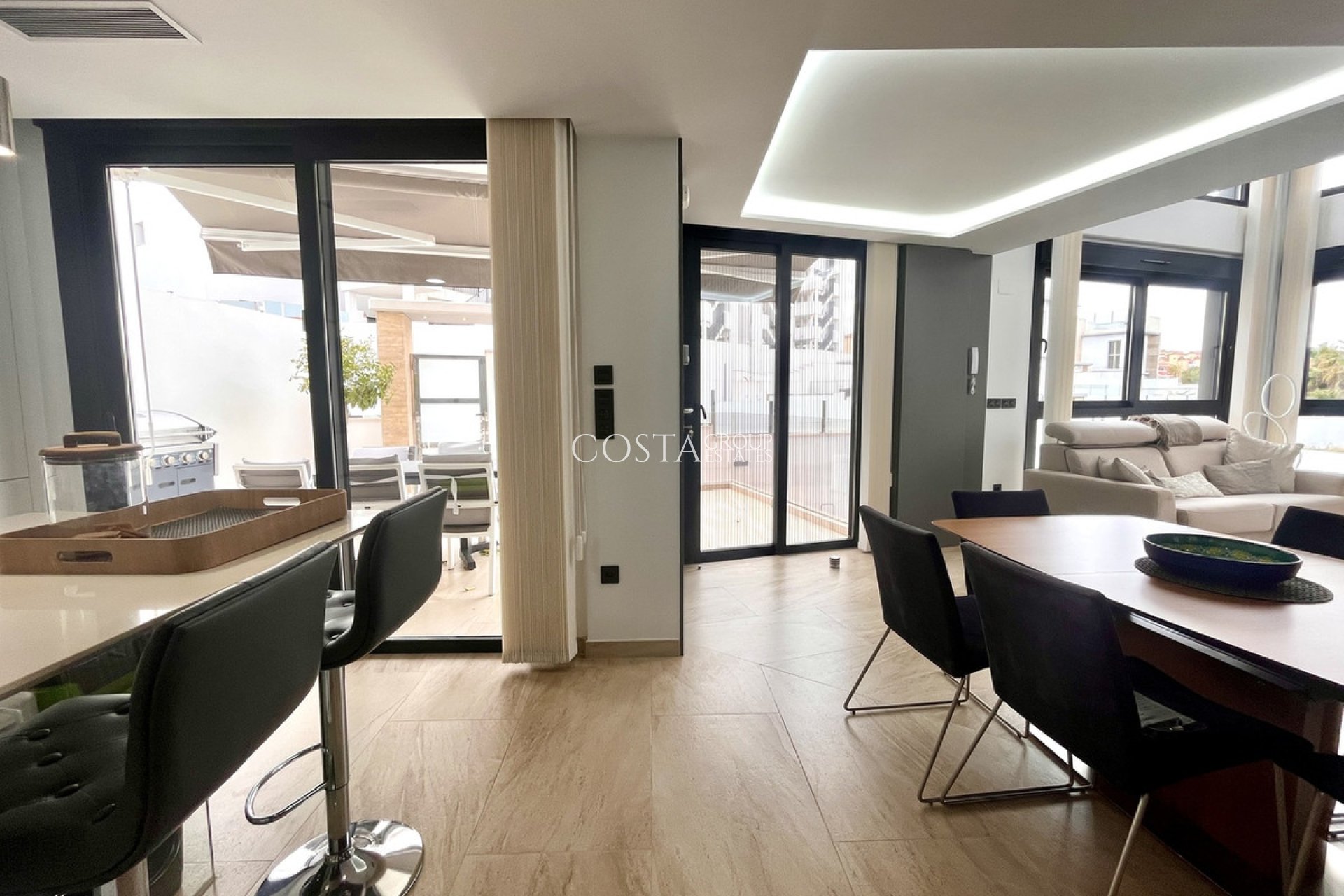 Resale - Villa -
Orihuela - Villamartin