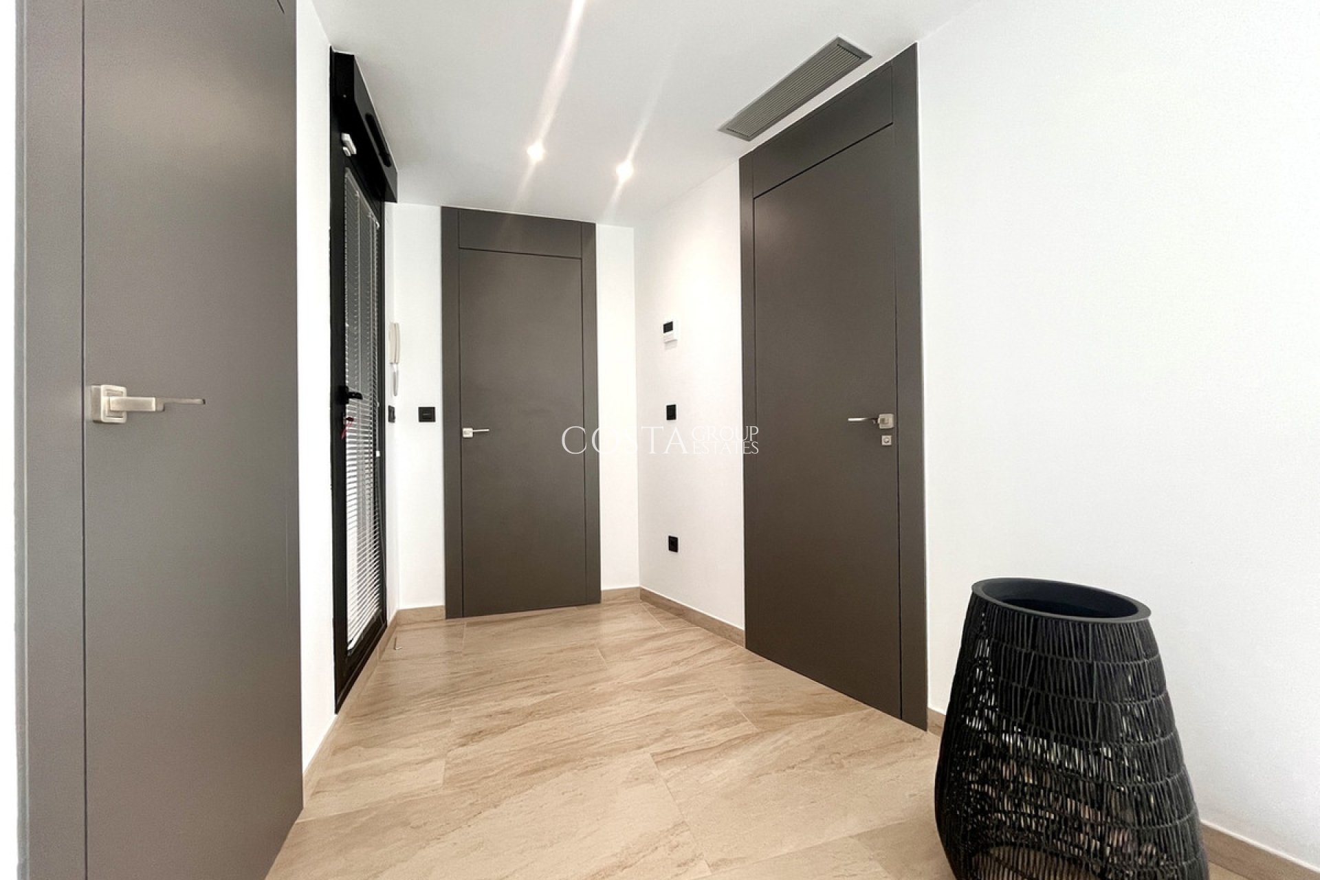 Resale - Villa -
Orihuela - Villamartin