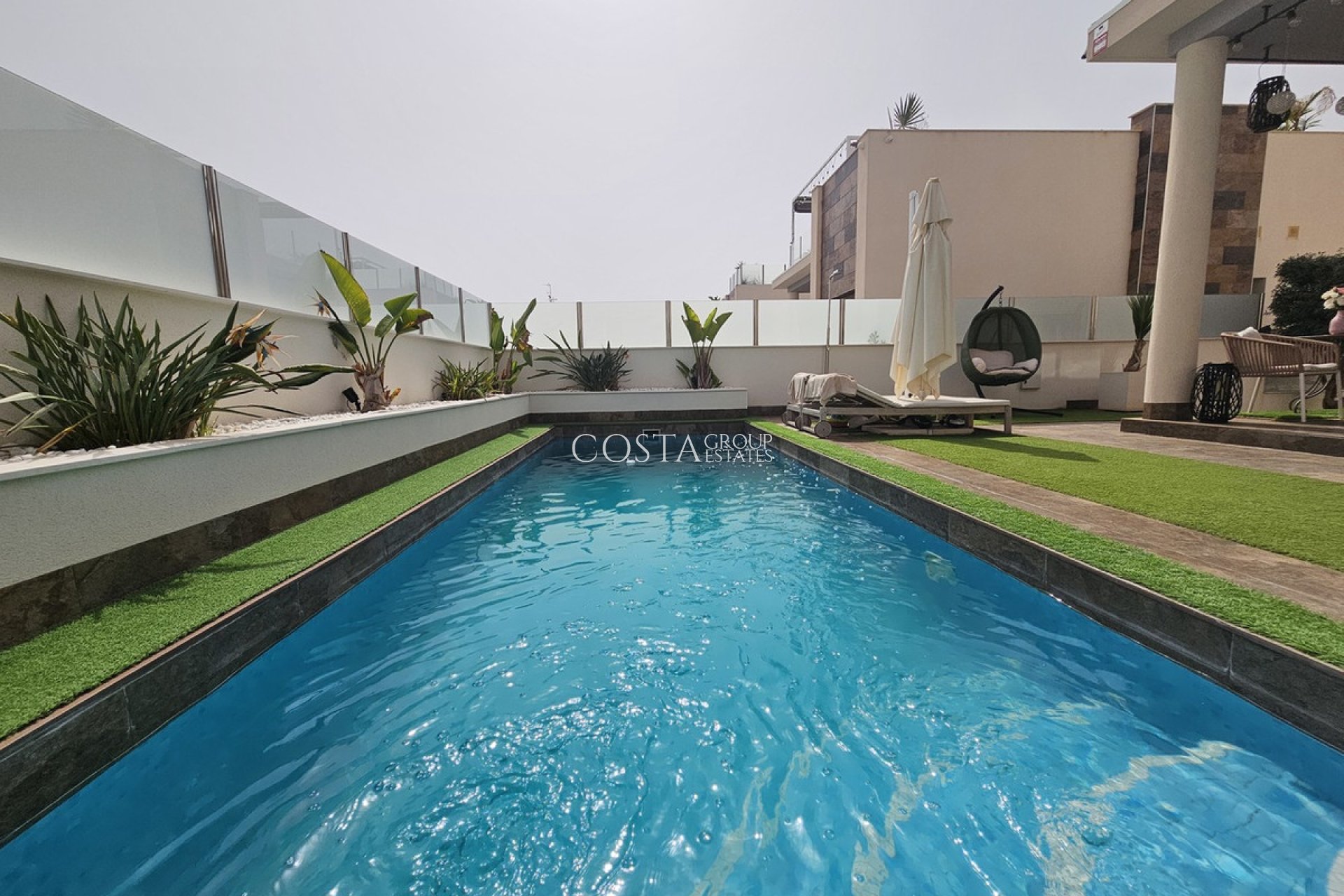 Resale - Villa -
Orihuela - Villamartin