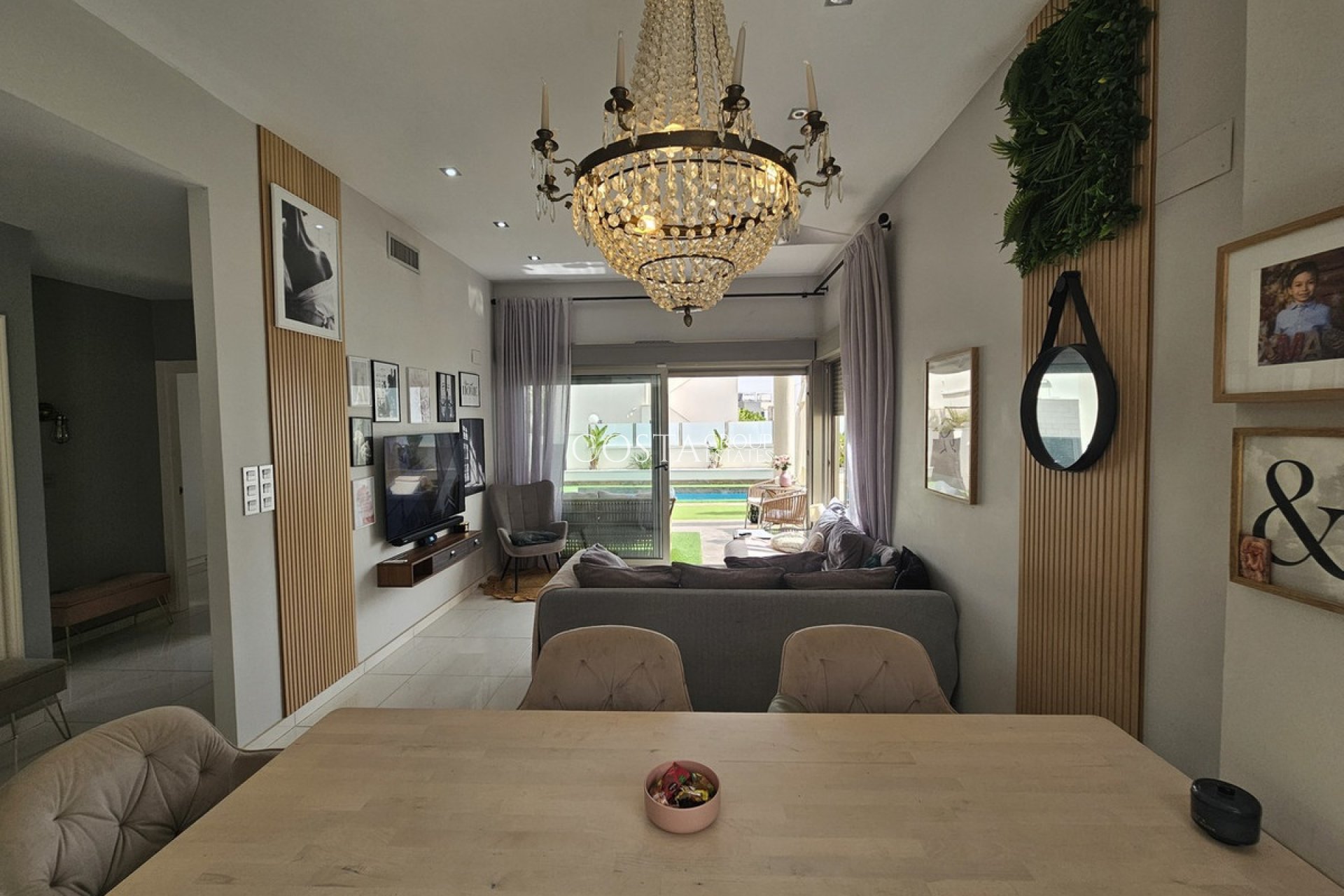 Resale - Villa -
Orihuela - Villamartin