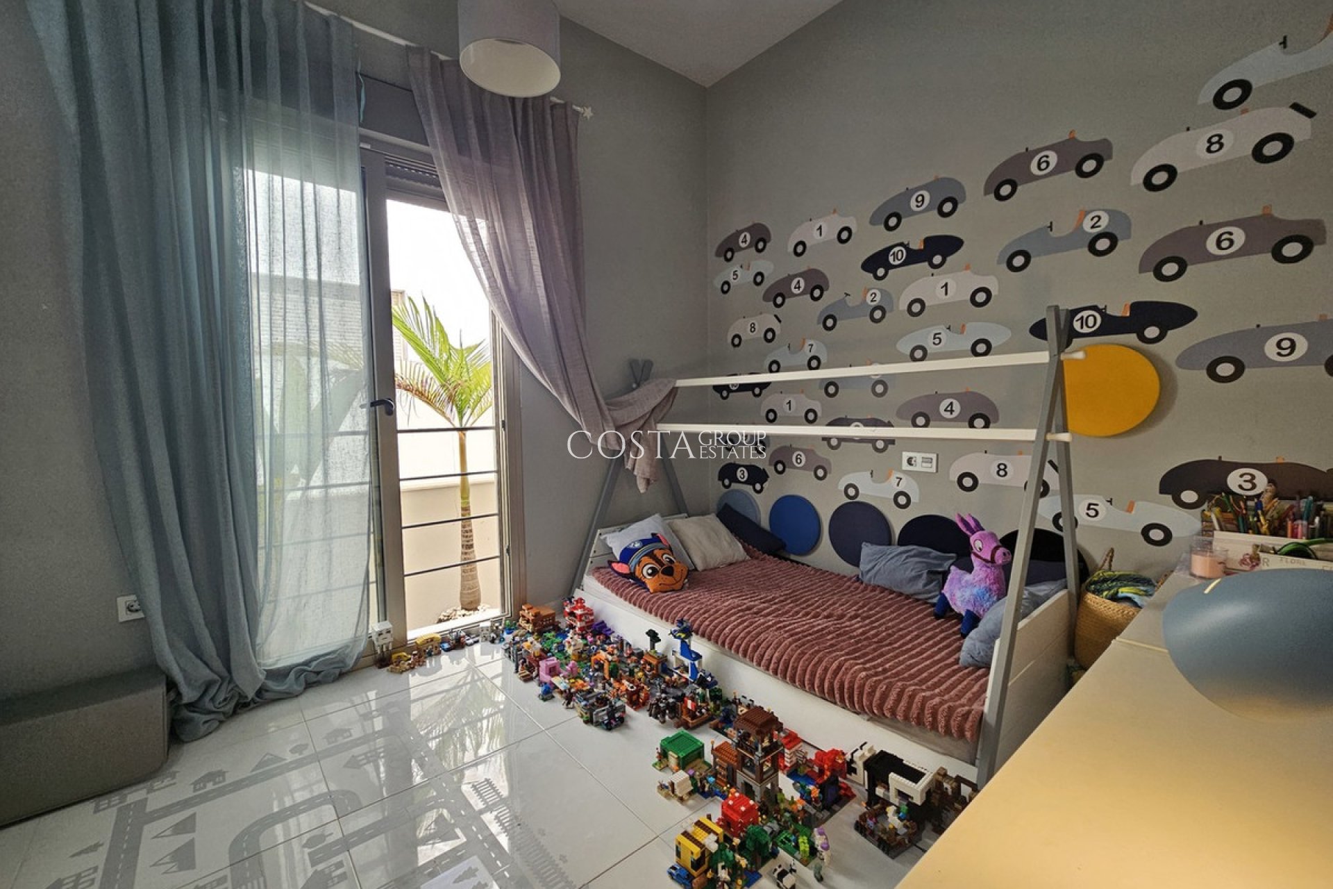 Resale - Villa -
Orihuela - Villamartin