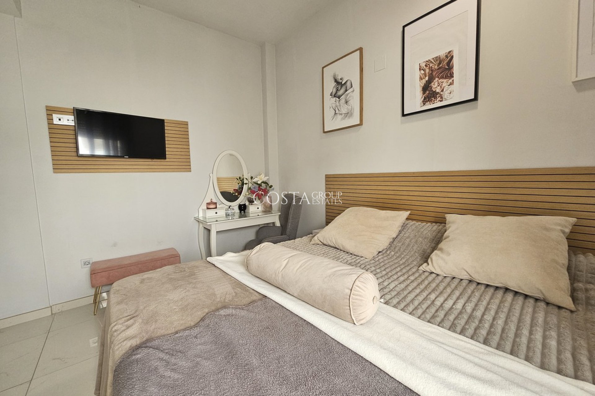 Resale - Villa -
Orihuela - Villamartin