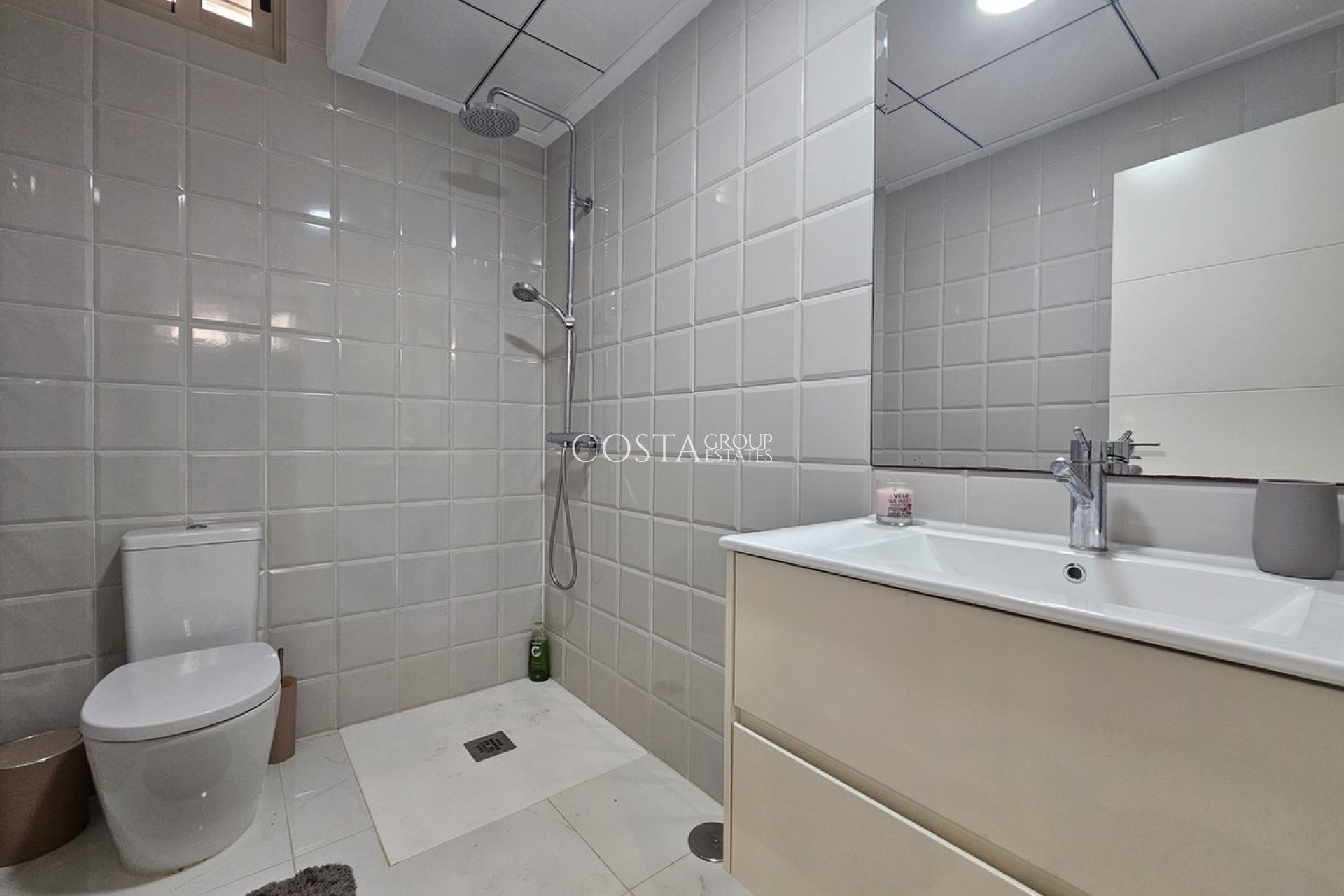 Resale - Villa -
Orihuela - Villamartin