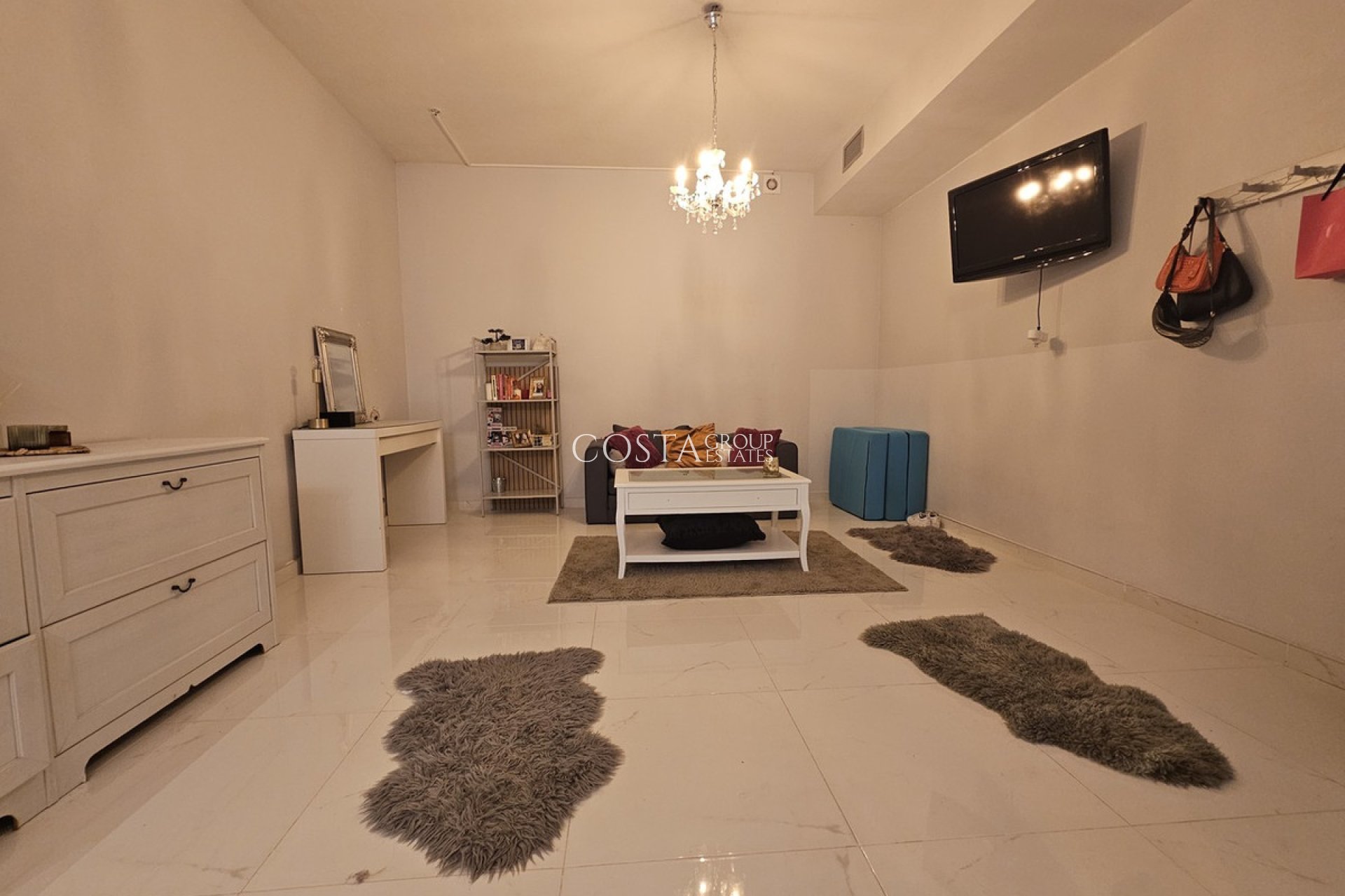Resale - Villa -
Orihuela - Villamartin
