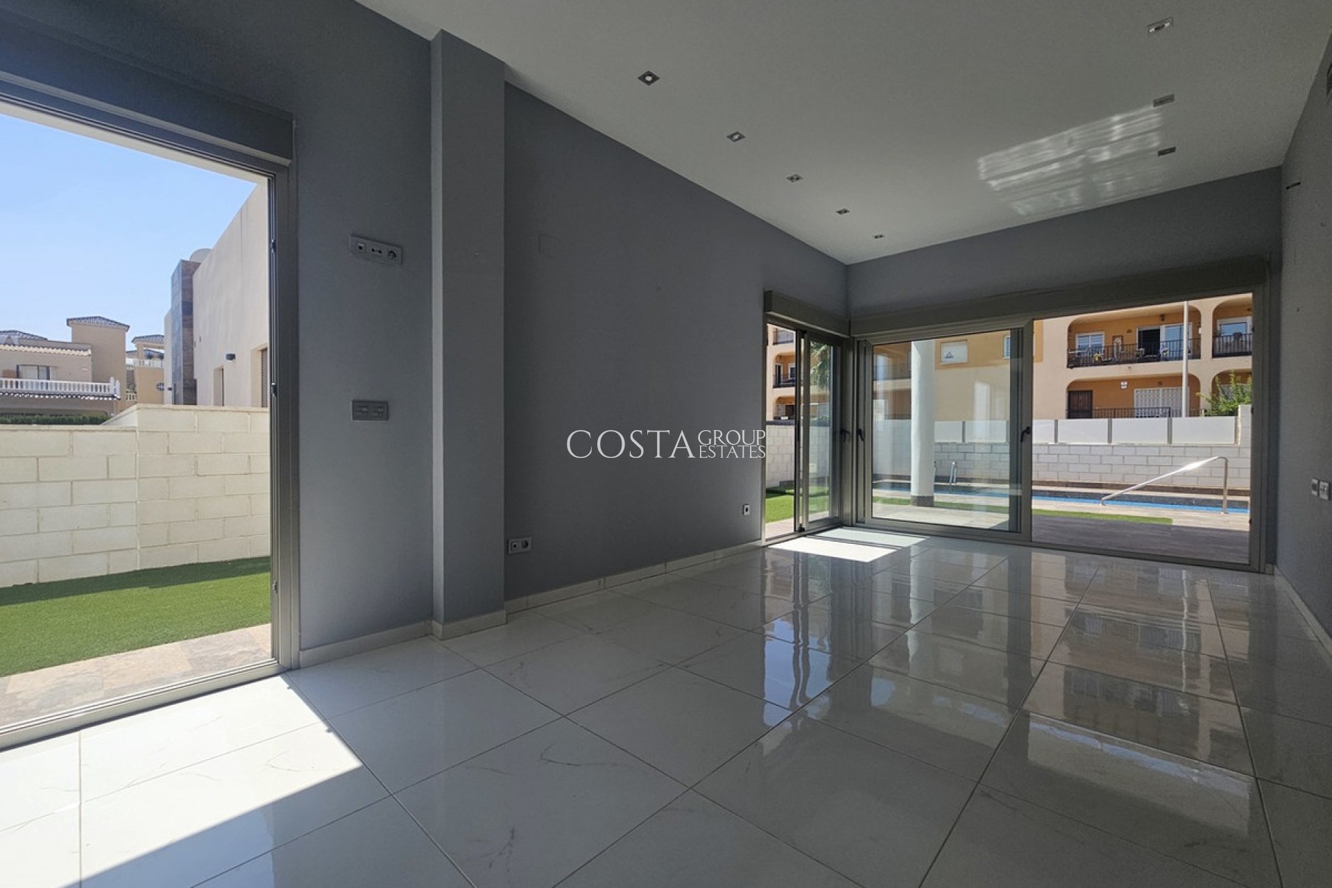 Resale - Villa -
Orihuela - Villamartin
