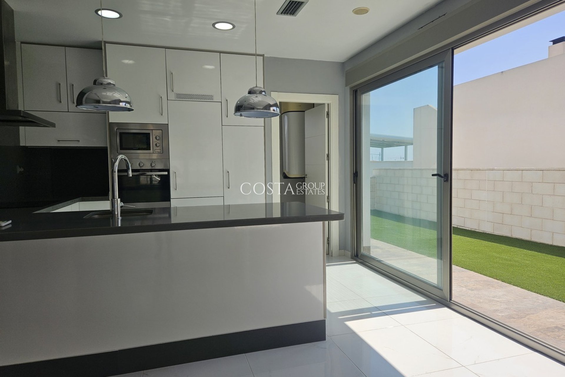 Resale - Villa -
Orihuela - Villamartin