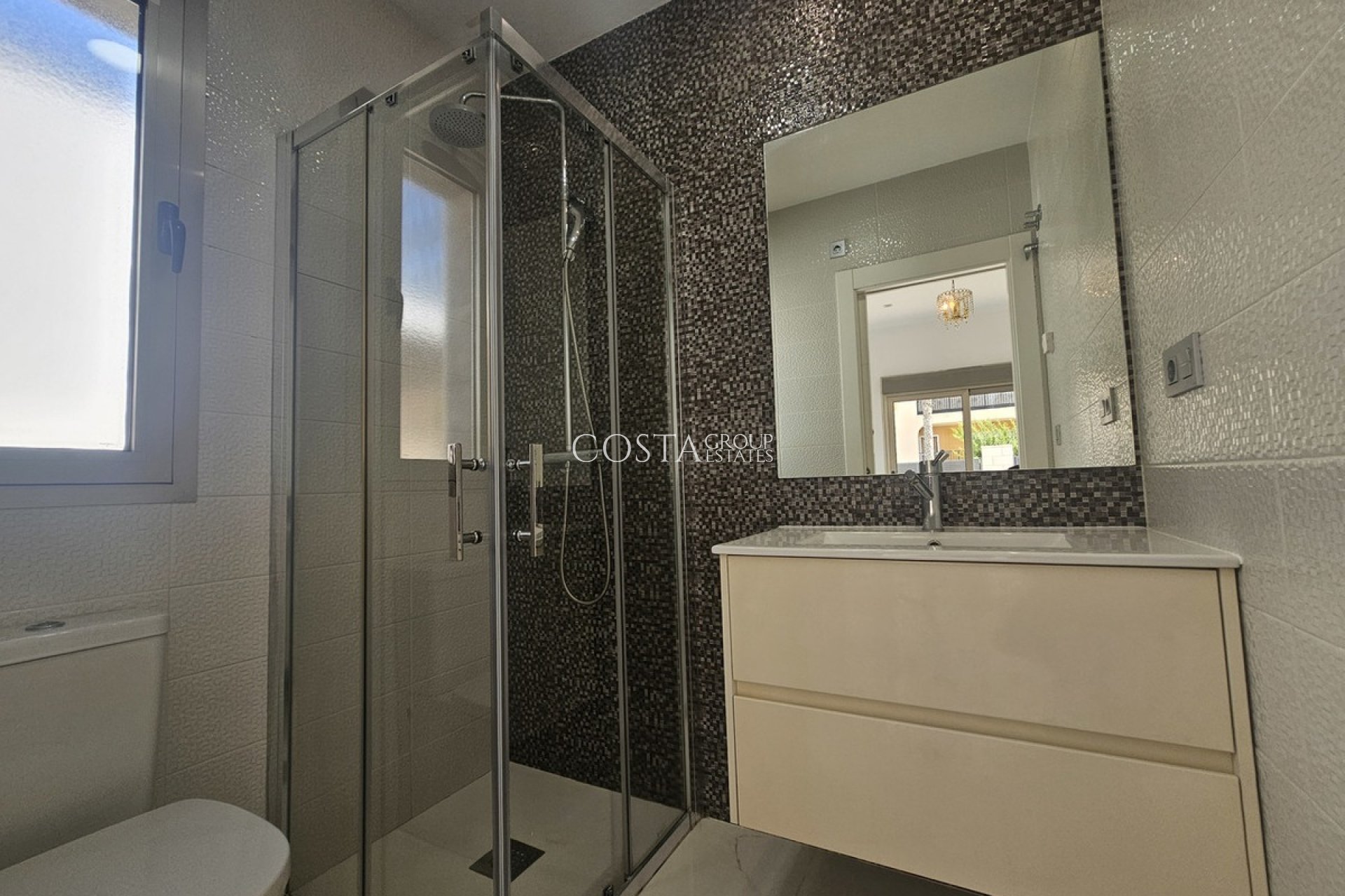 Resale - Villa -
Orihuela - Villamartin