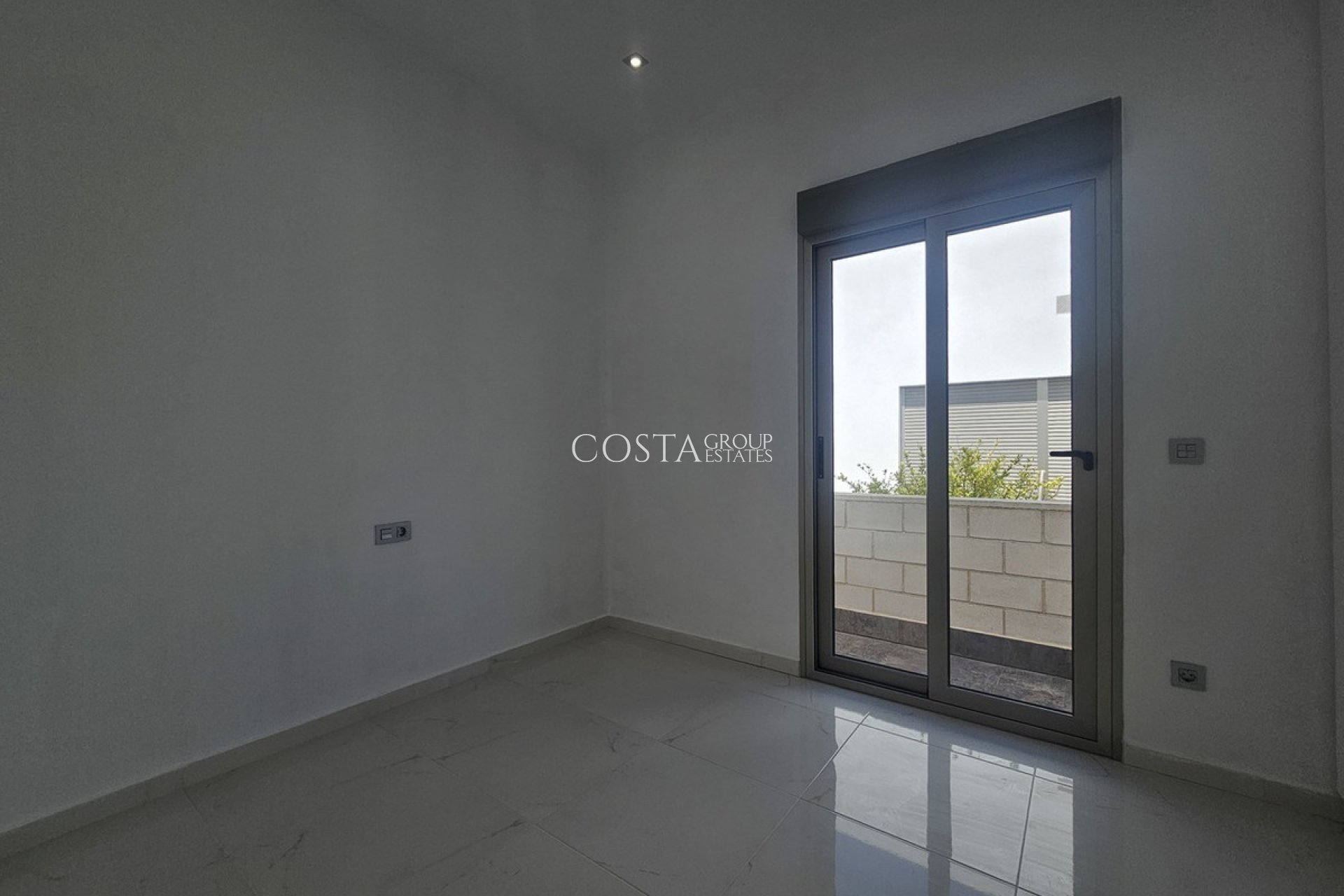 Resale - Villa -
Orihuela - Villamartin