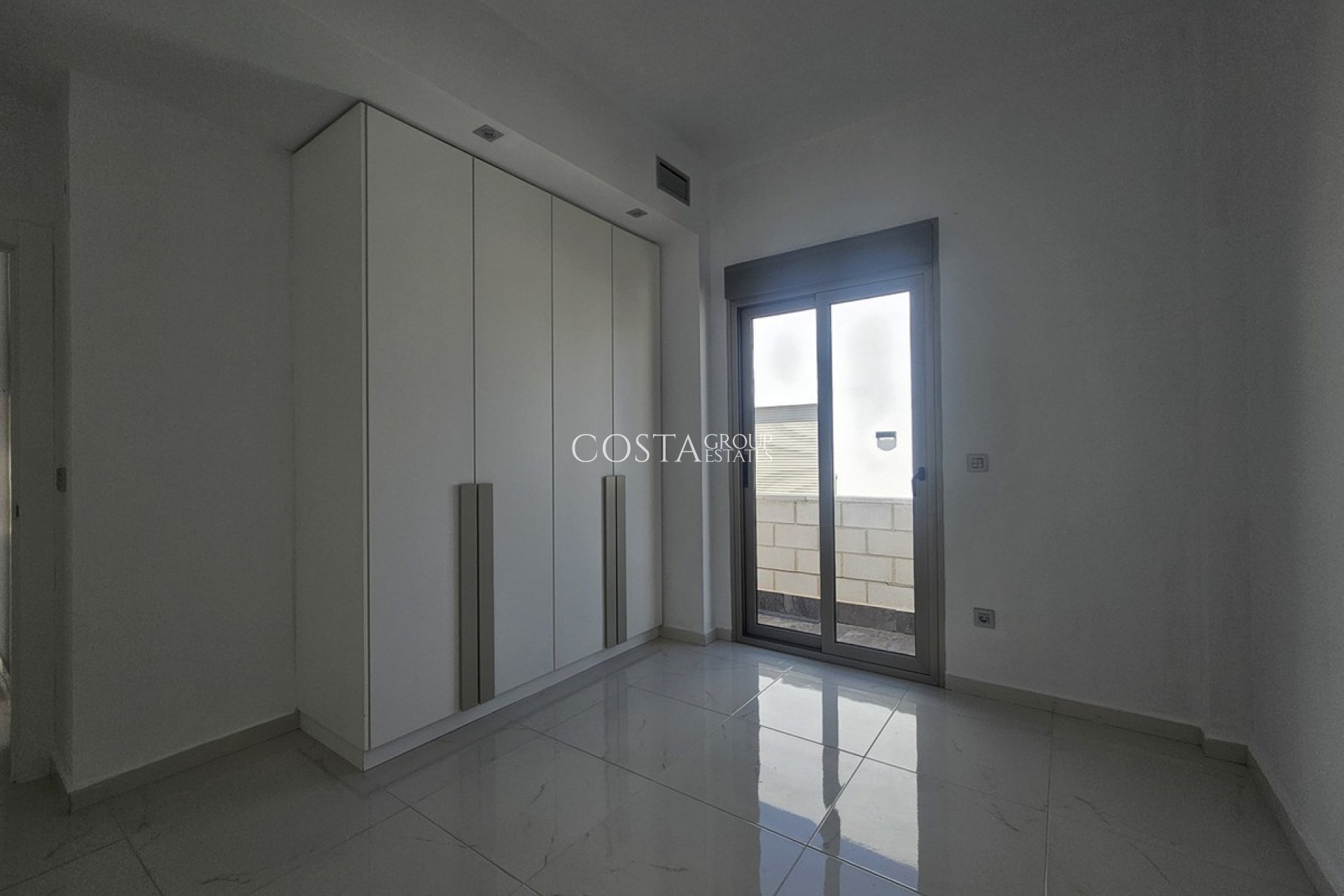 Resale - Villa -
Orihuela - Villamartin