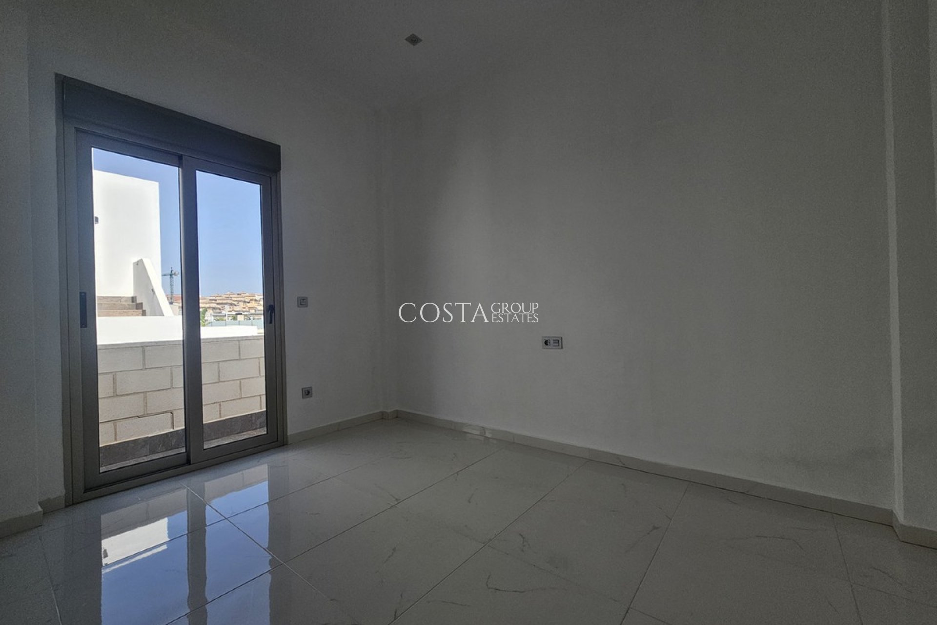 Resale - Villa -
Orihuela - Villamartin