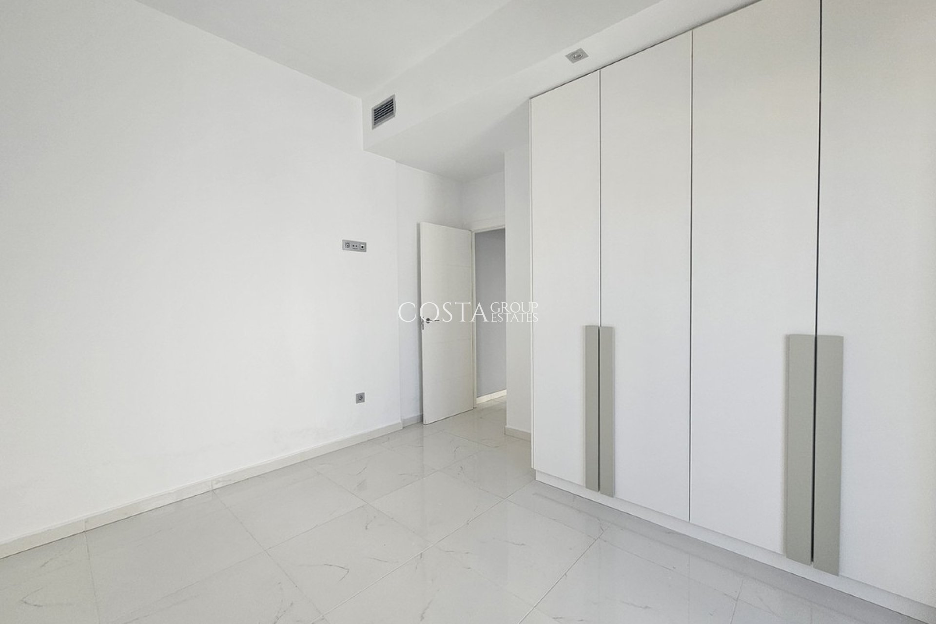 Resale - Villa -
Orihuela - Villamartin