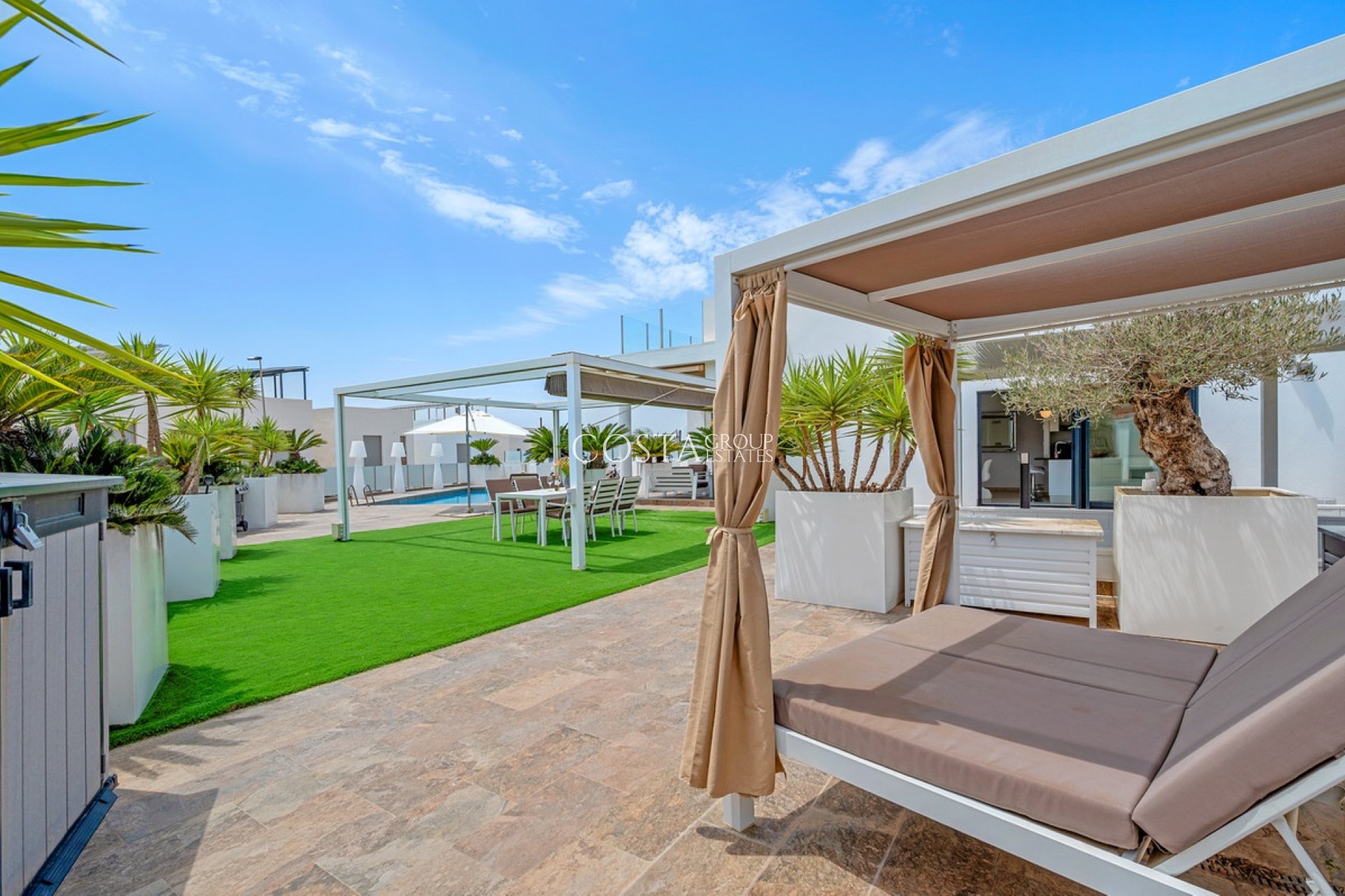 Resale - Villa -
Orihuela - Villamartin