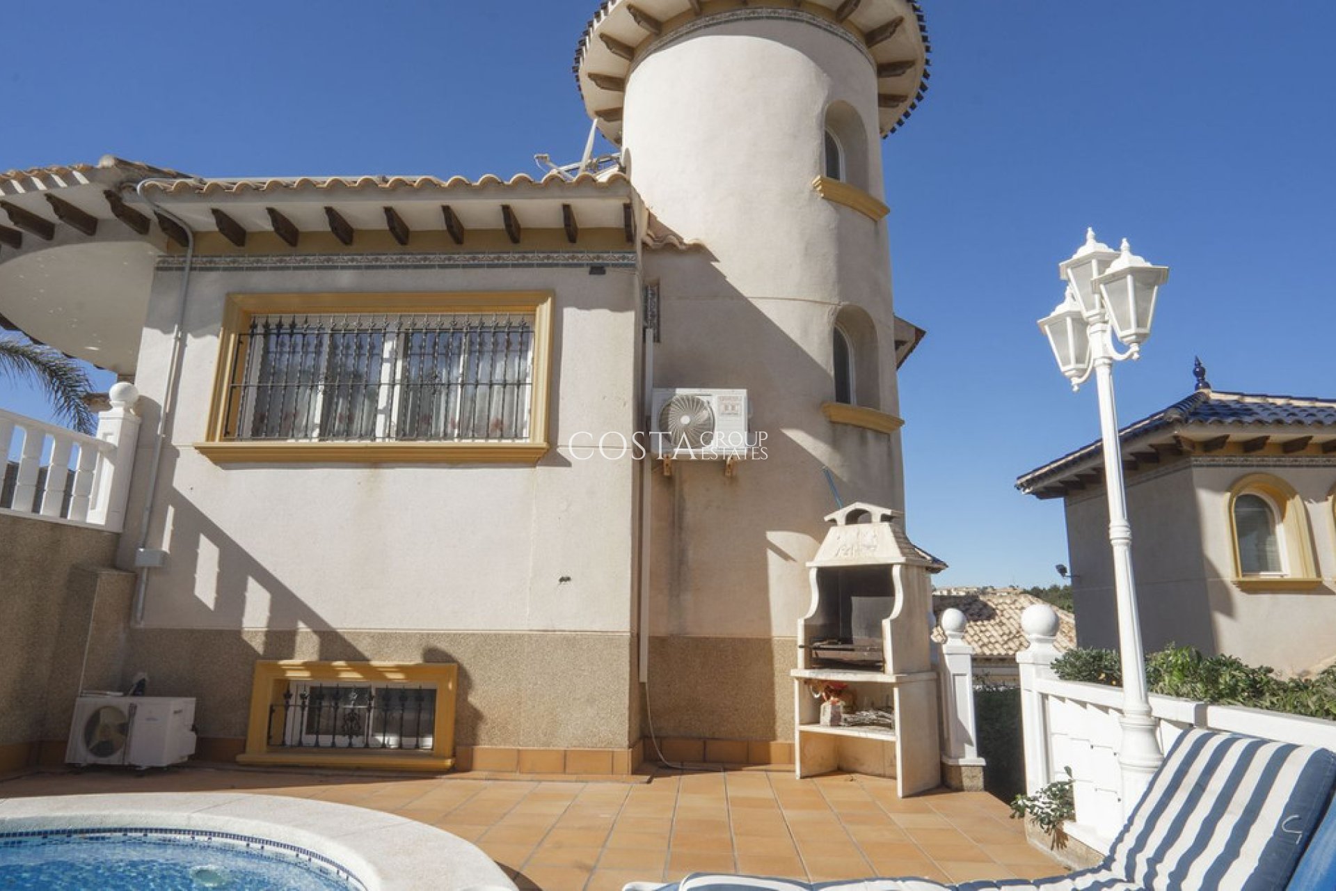 Resale - Villa -
Orihuela - Villamartin