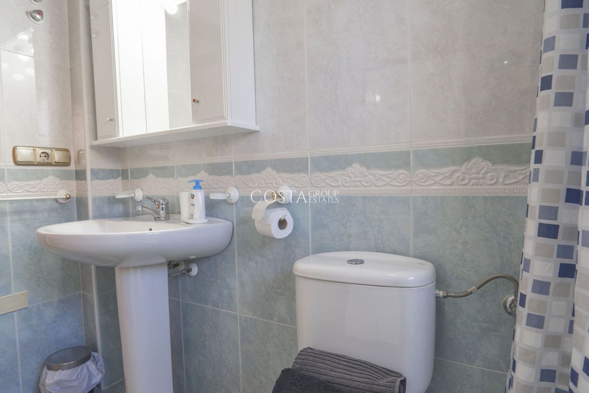 Resale - Villa -
Orihuela - Villamartin