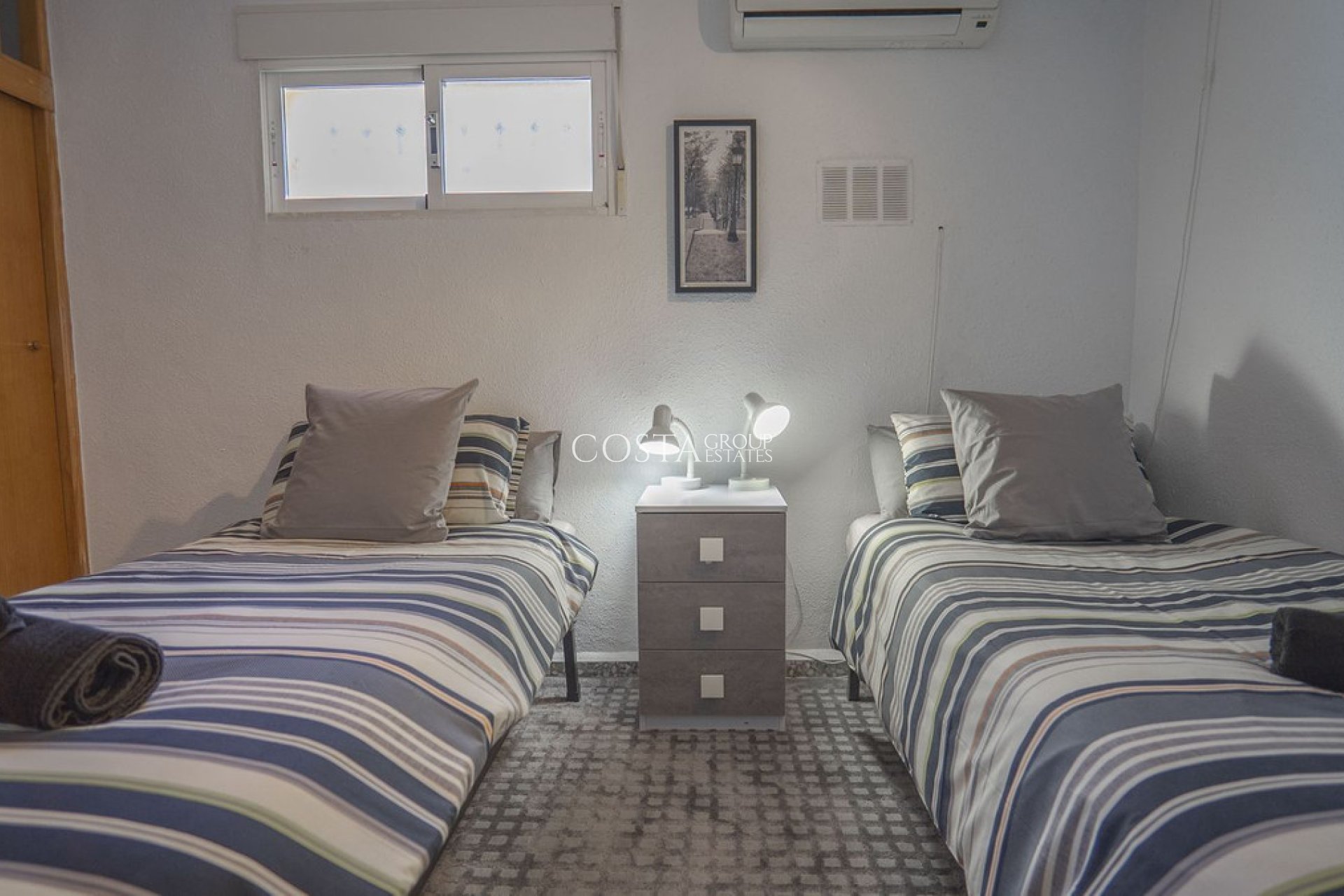 Resale - Villa -
Orihuela - Villamartin