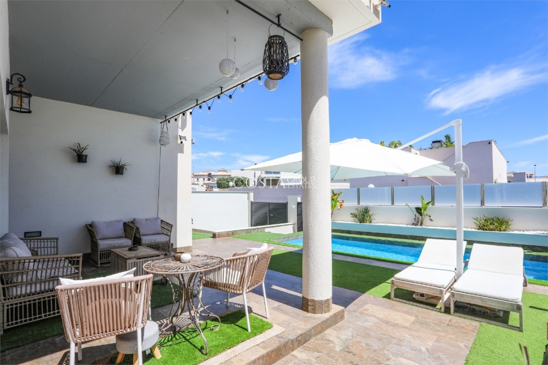 Resale - Villa -
Orihuela - Villamartin