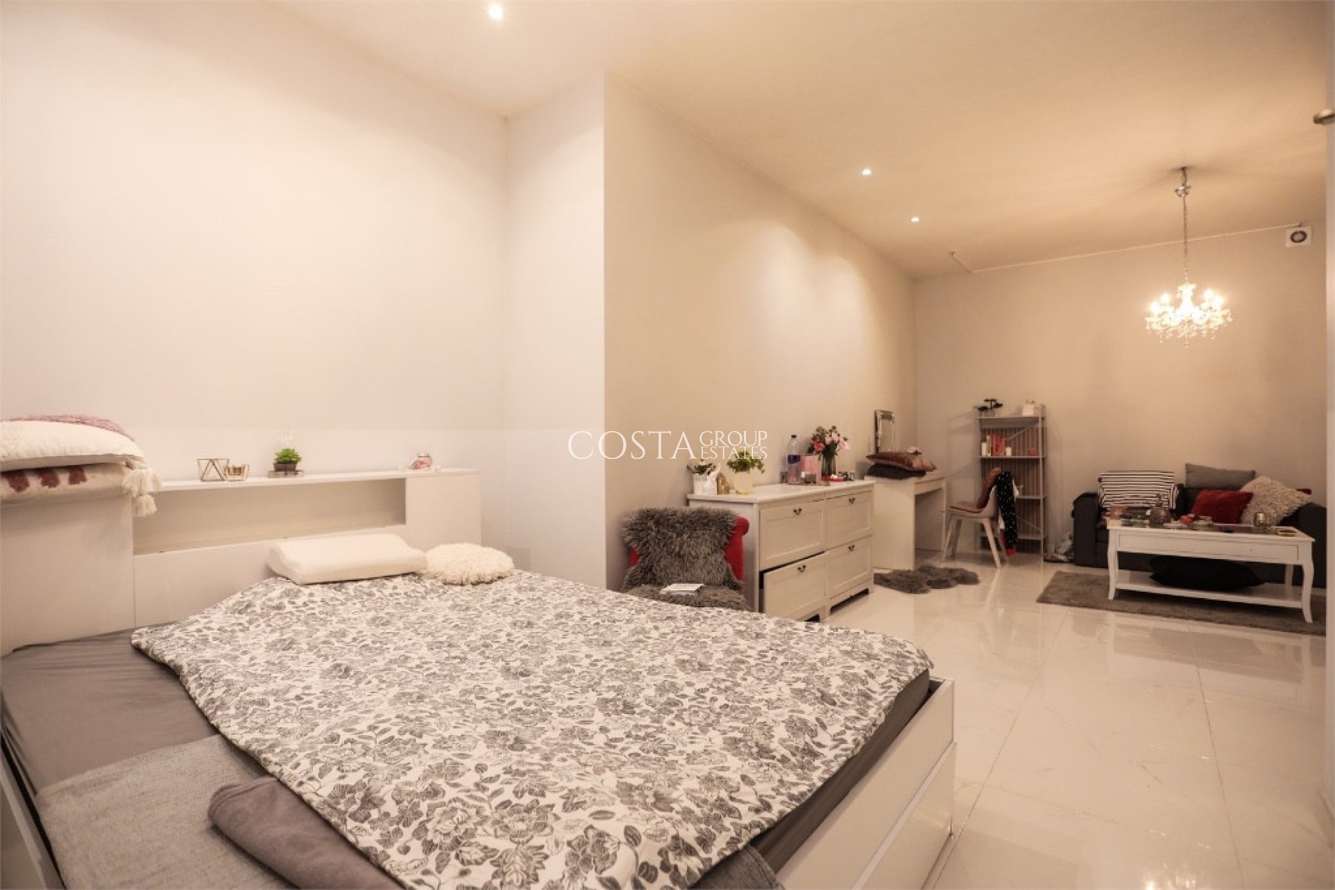 Resale - Villa -
Orihuela - Villamartin