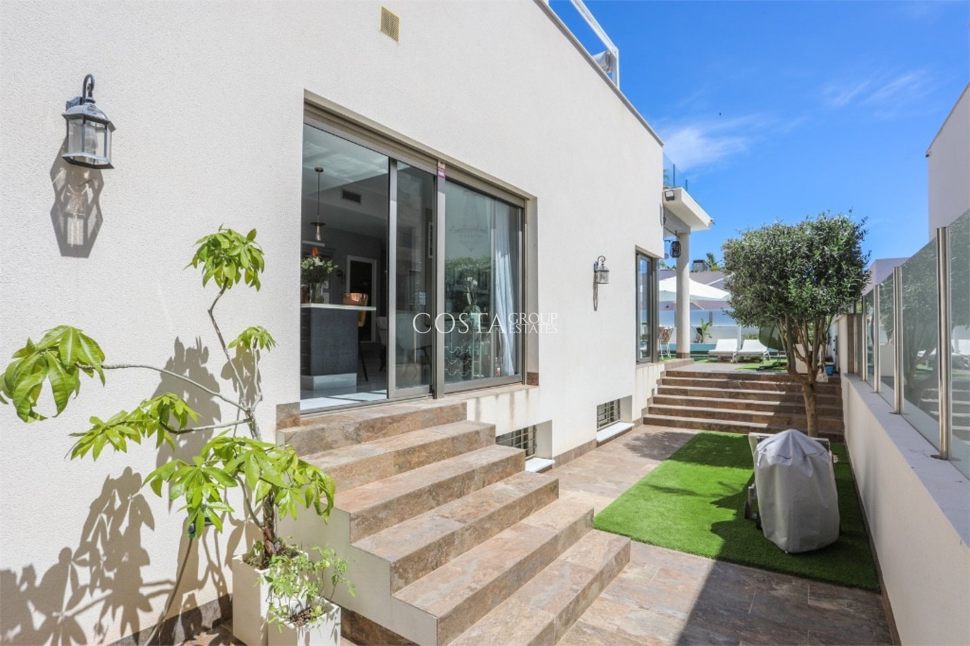 Resale - Villa -
Orihuela - Villamartin