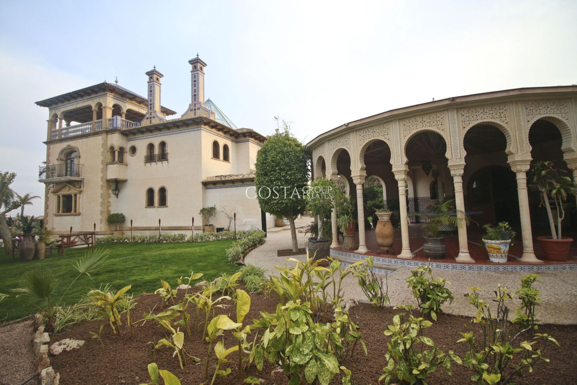 Resale - Villa -
Orihuela - Villamartin