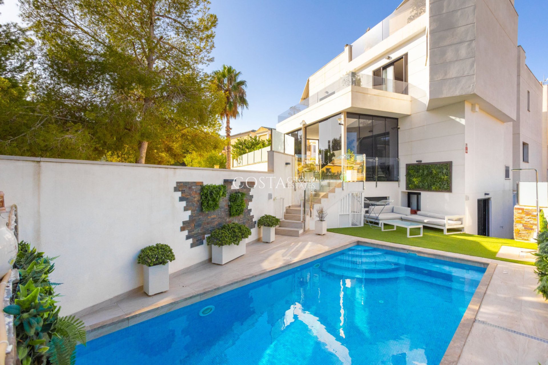 Resale - Villa -
Orihuela - Villamartin