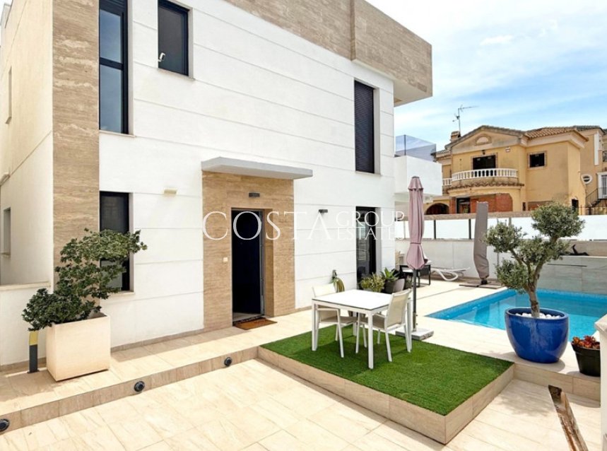 Resale - Villa -
Orihuela - Villamartin