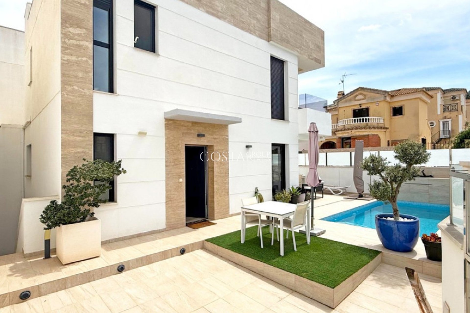 Resale - Villa -
Orihuela - Villamartin