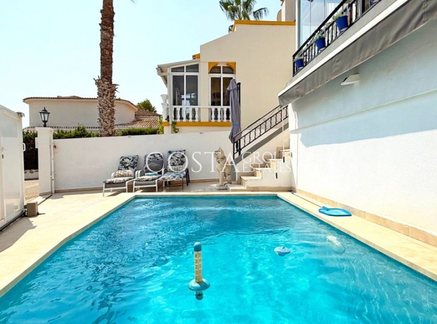 Resale - Villa -
Orihuela - Villamartin