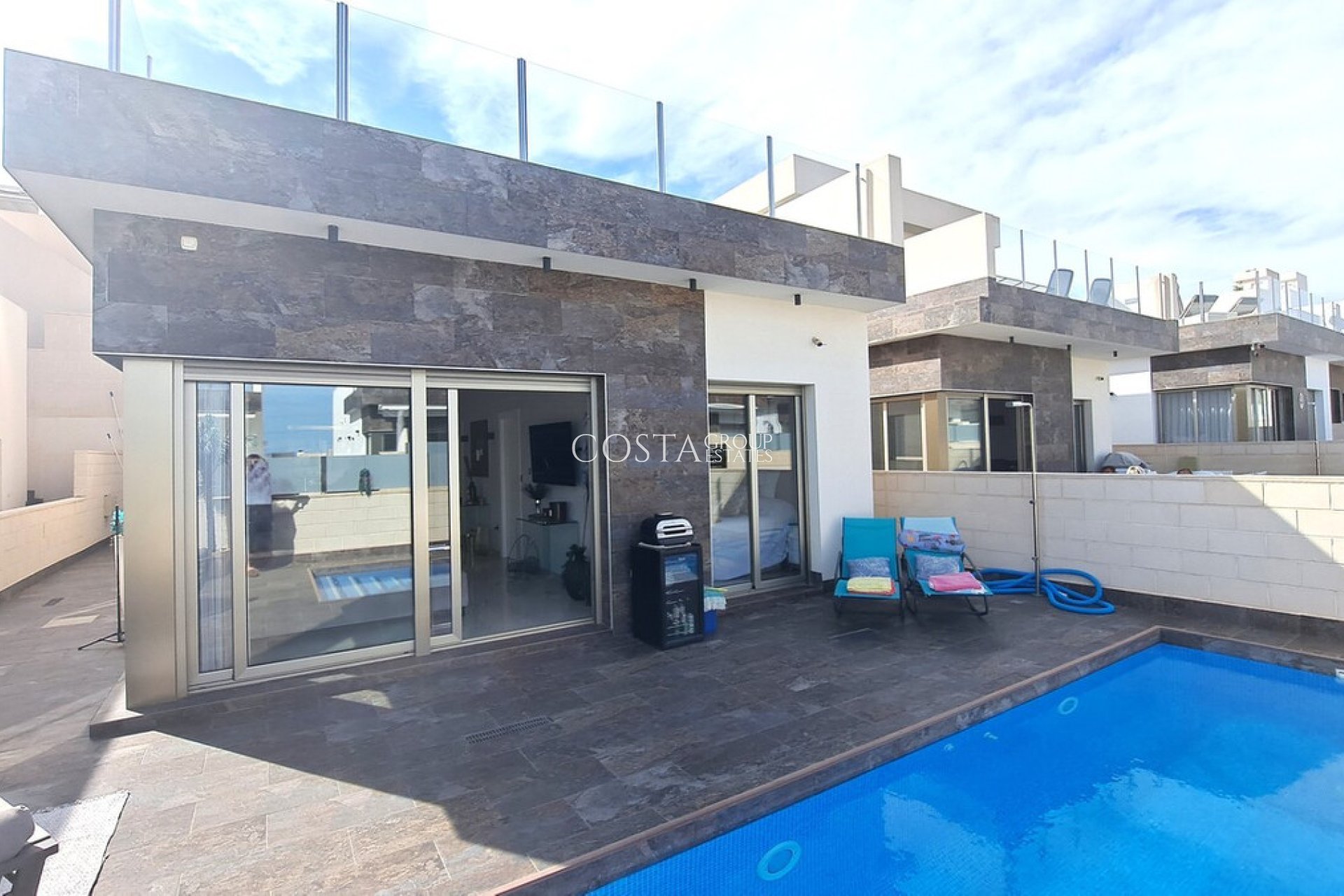 Resale - Villa -
Orihuela - Villamartin