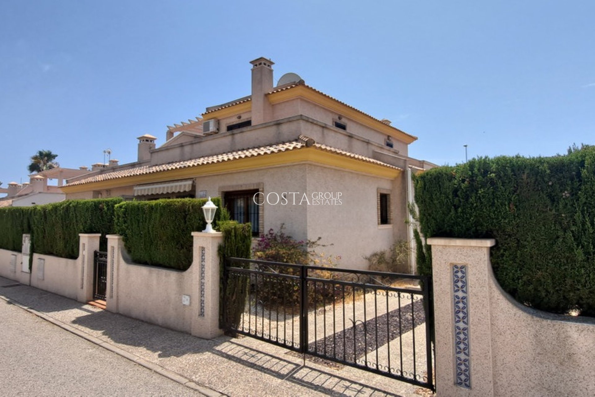 Resale - Villa -
Orihuela - Villamartin