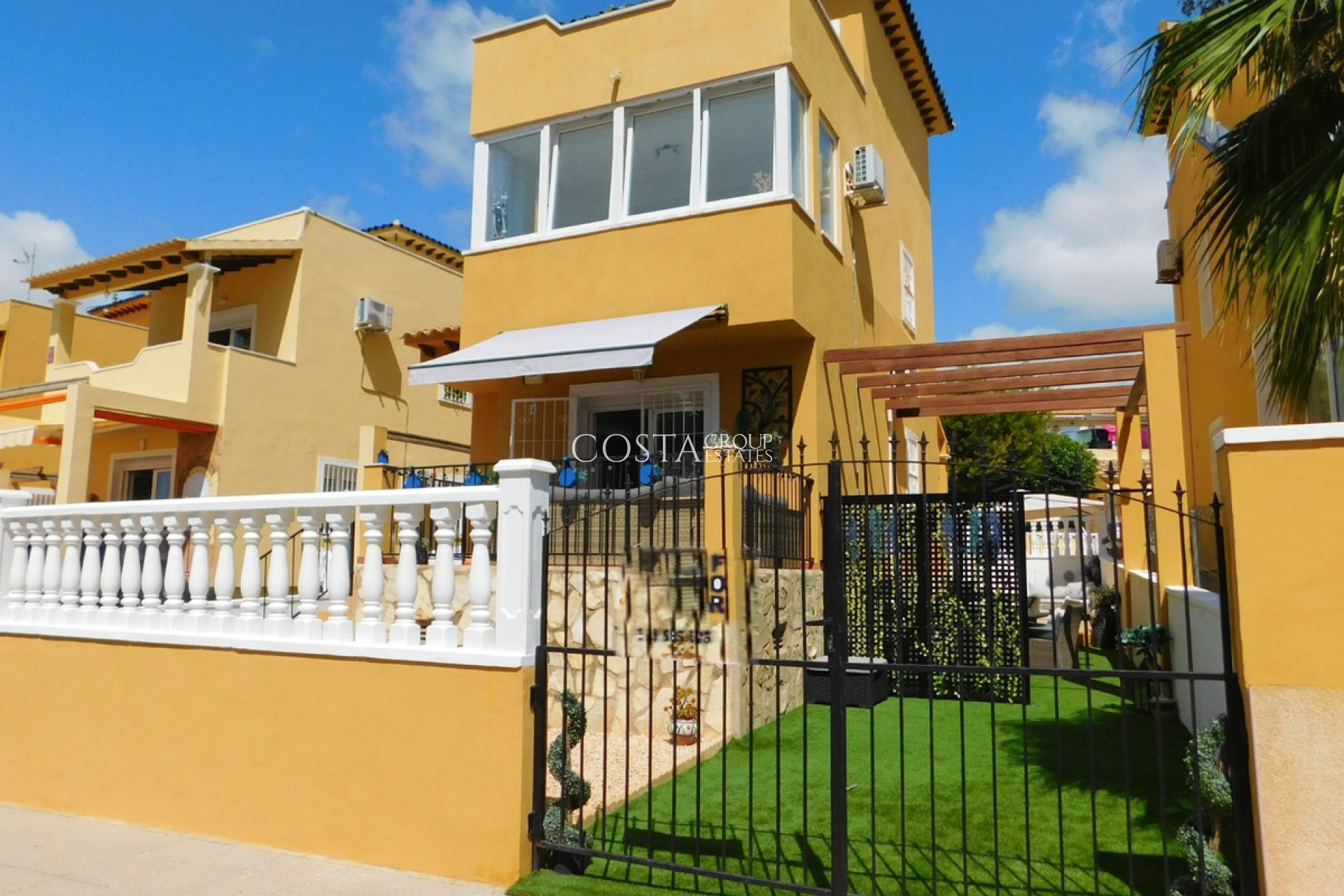 Resale - Villa -
Orihuela - Villamartin