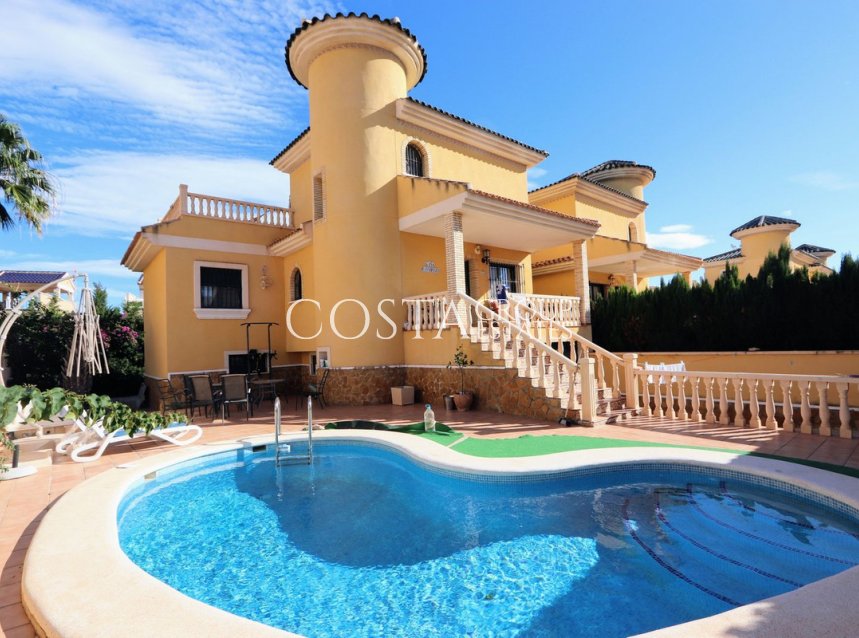 Resale - Villa -
Orihuela - Villamartin