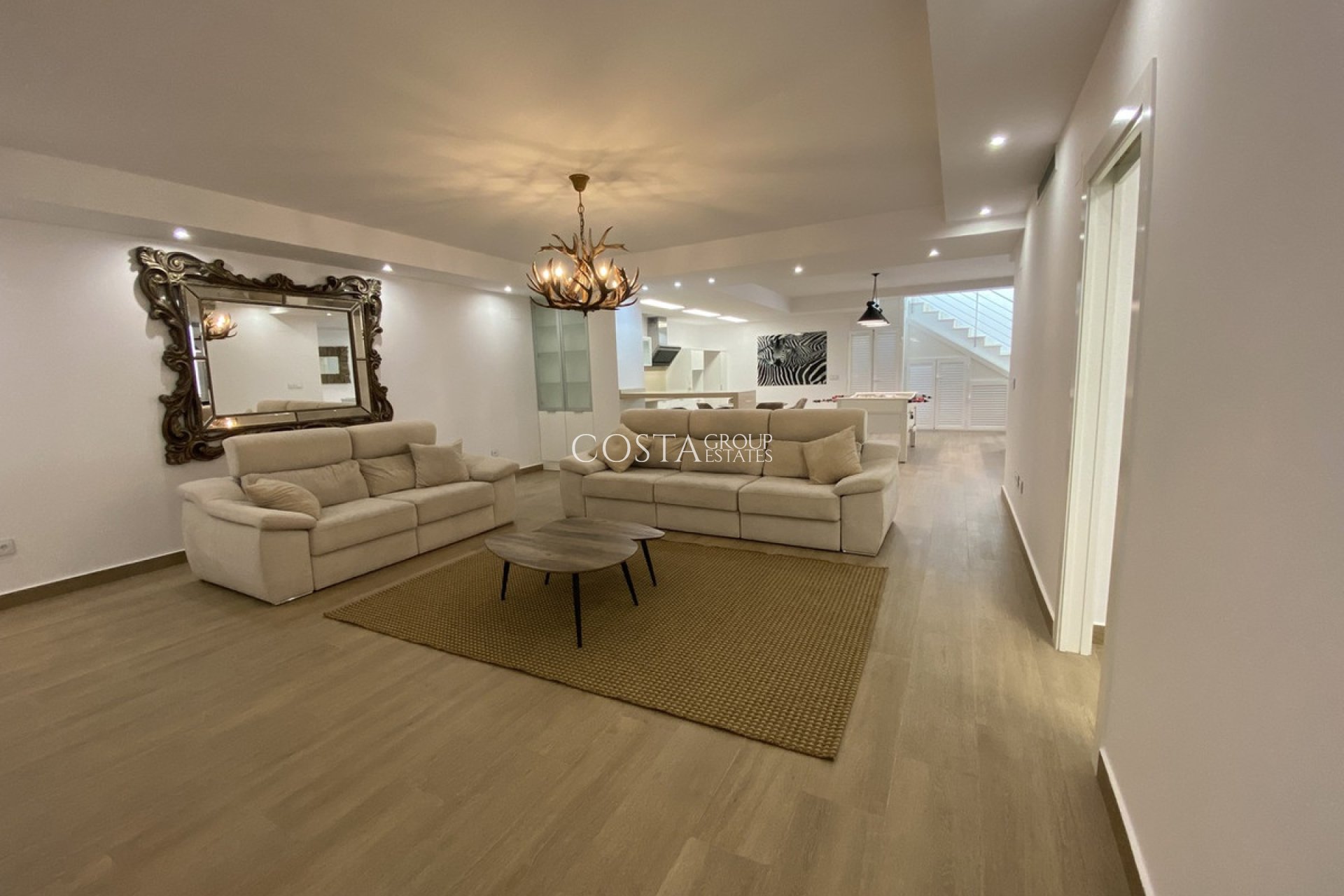 Resale - Villa -
Orihuela - Villamartin