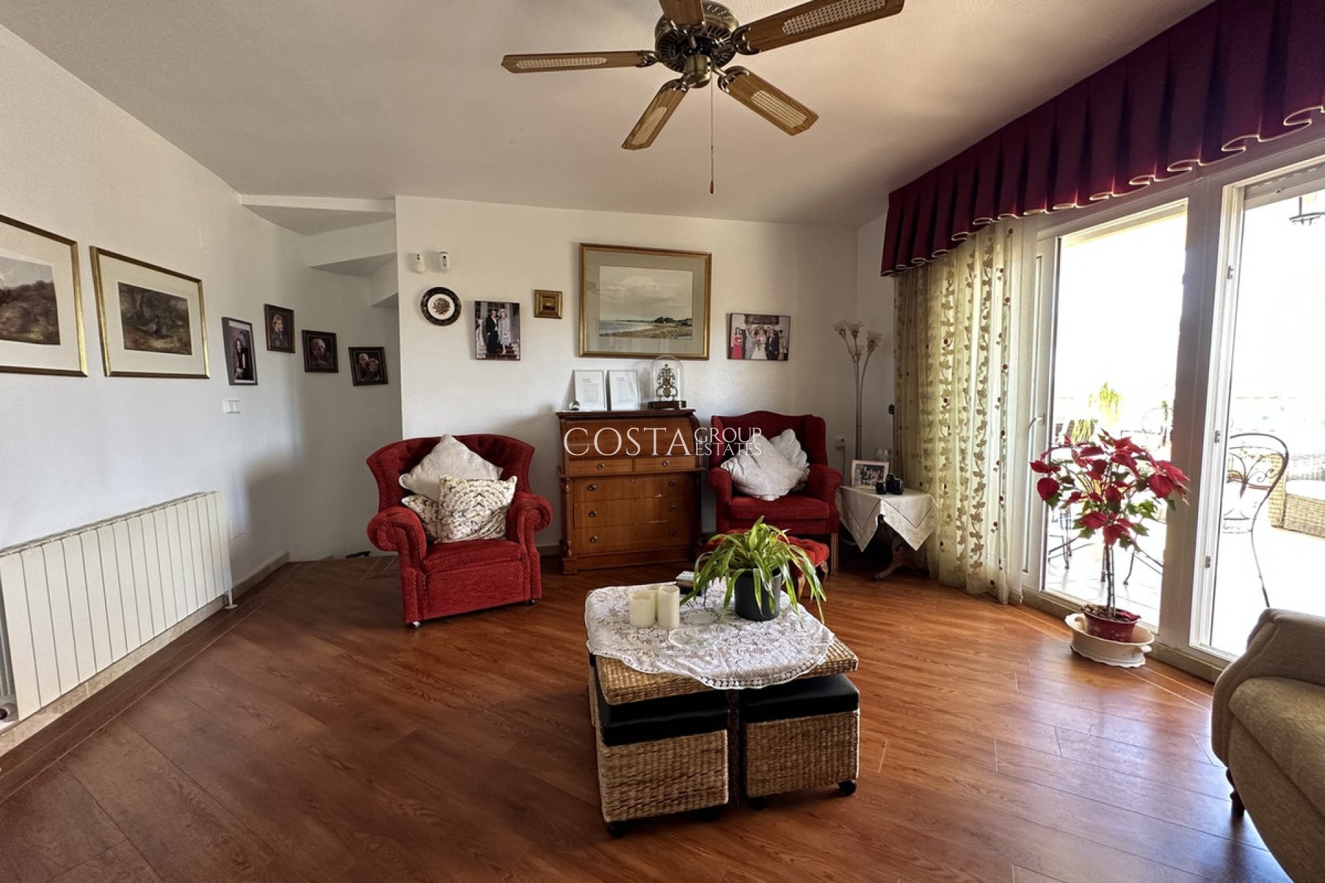 Resale - Villa -
Orihuela - Villamartin