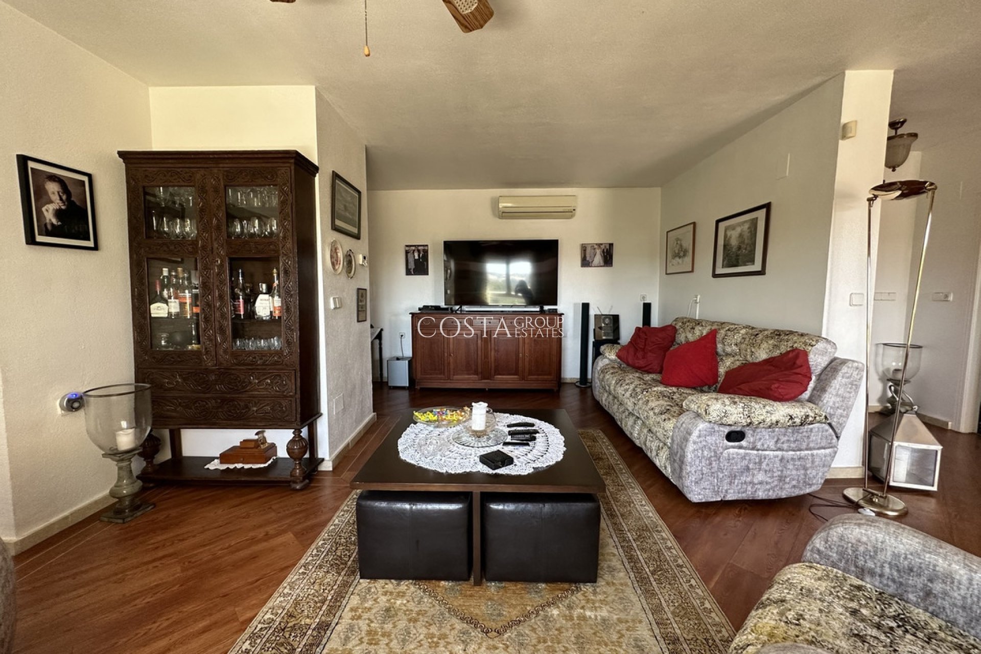 Resale - Villa -
Orihuela - Villamartin