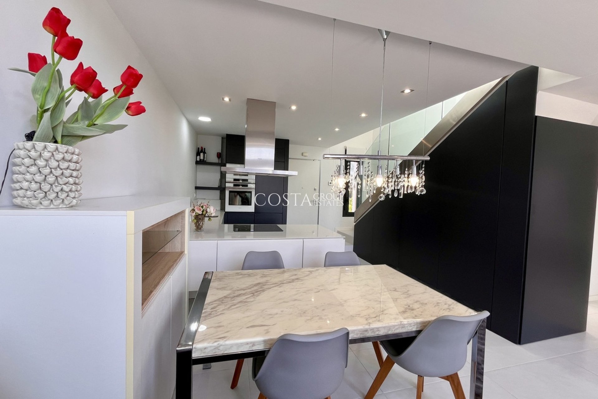 Resale - Villa -
Orihuela - Villamartin