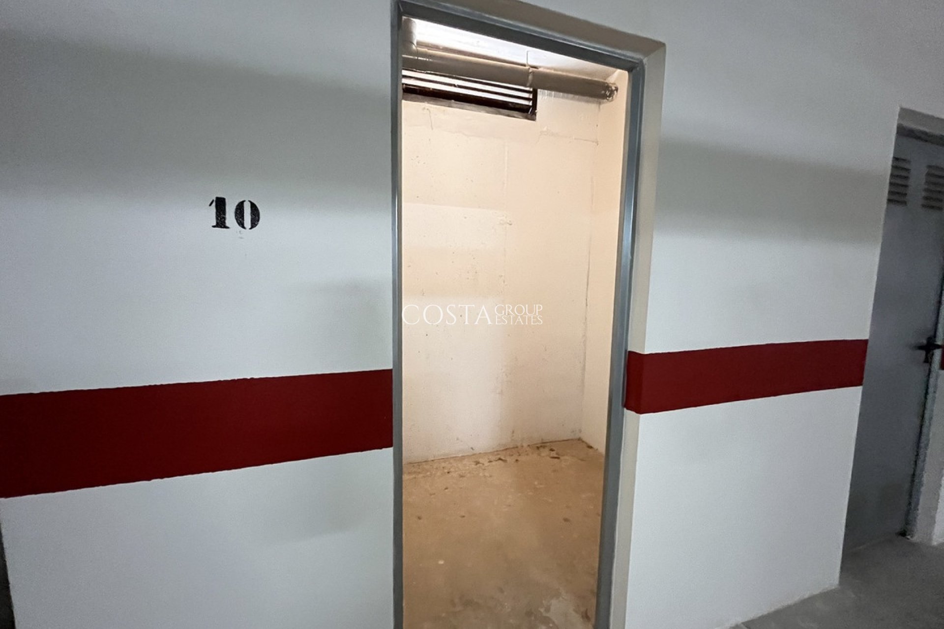 Resale - Villa -
Orihuela - Villamartin