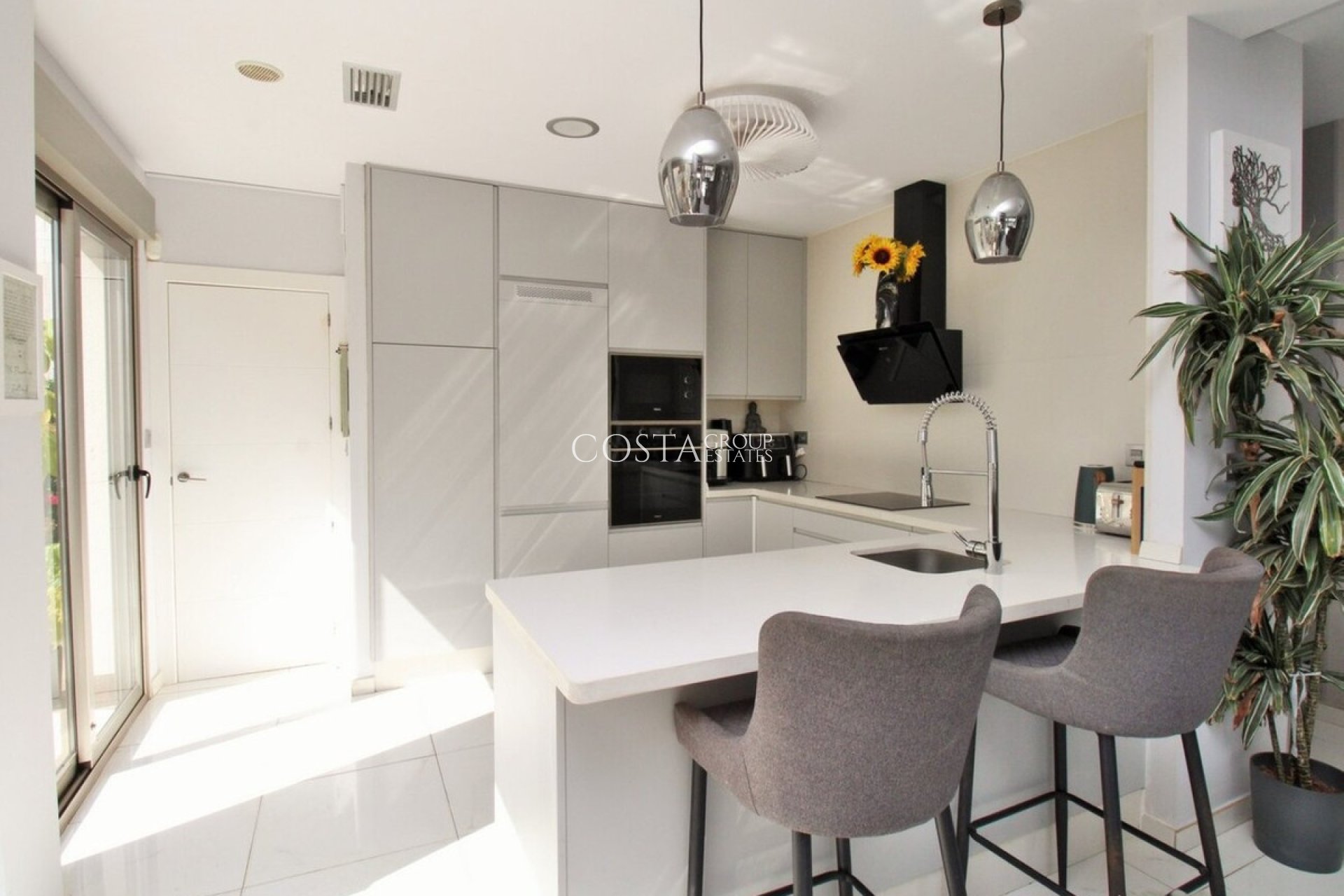 Resale - Villa -
Orihuela - Villamartin