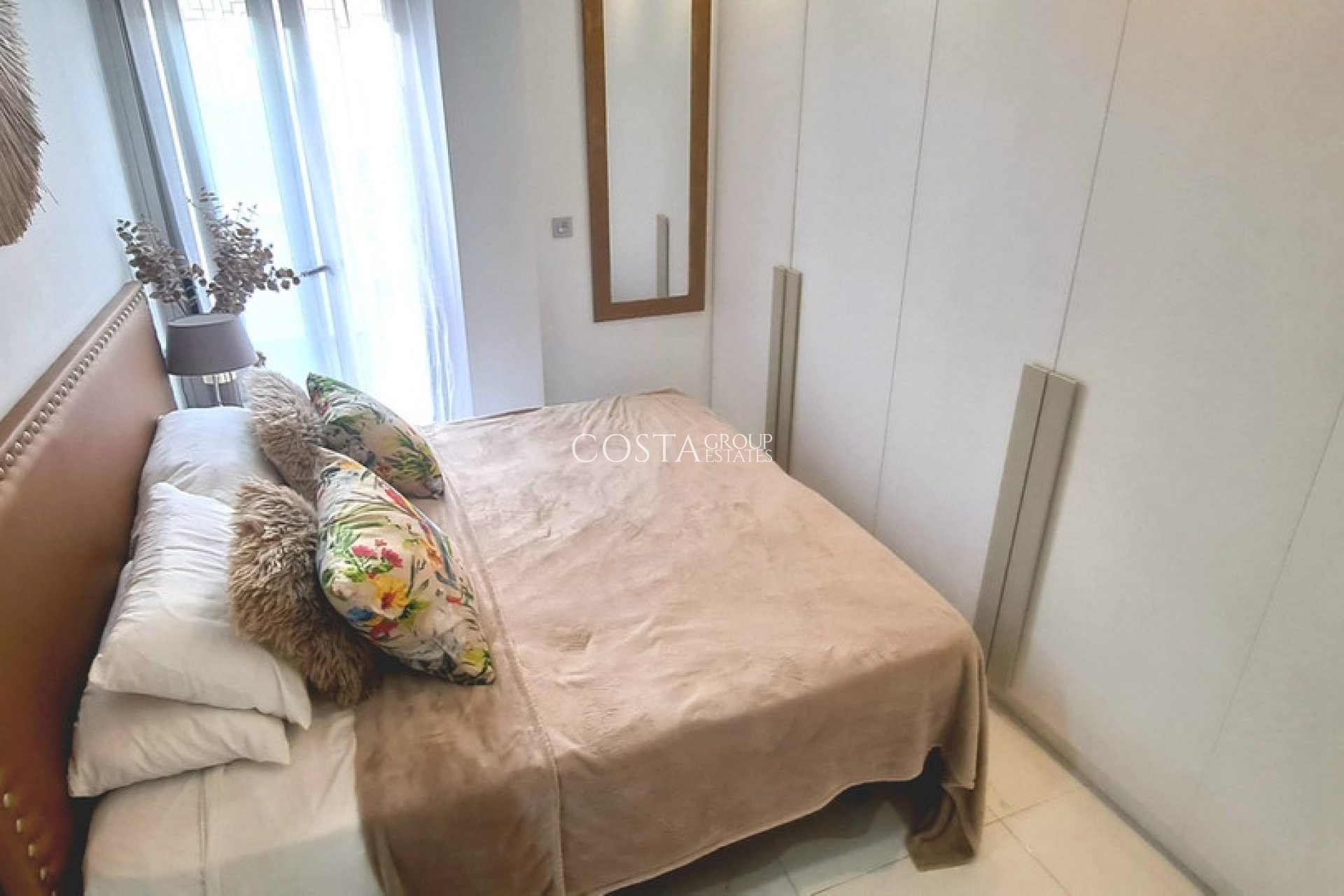 Resale - Villa -
Orihuela - Villamartin