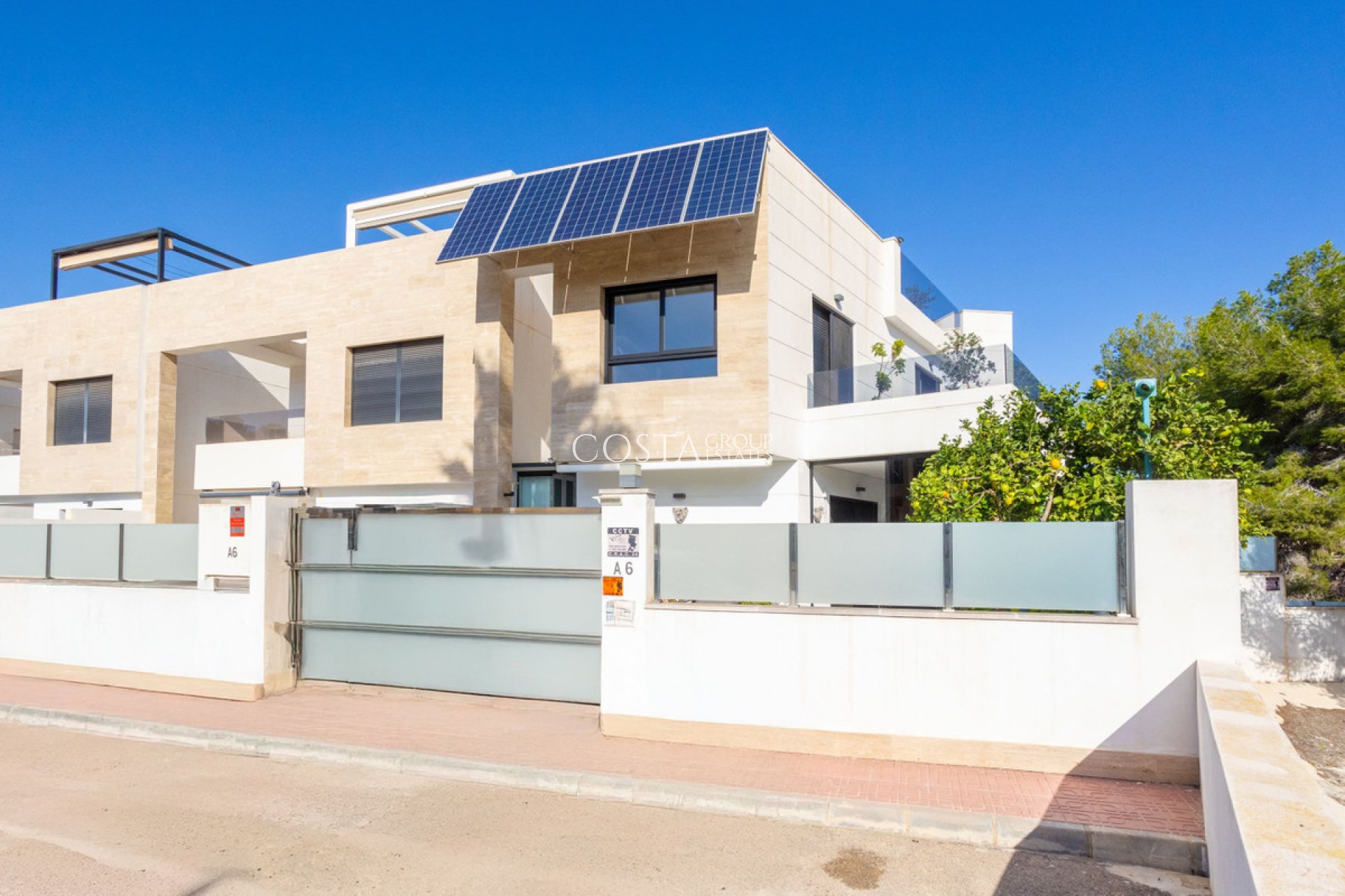 Resale - Villa -
Orihuela - Villamartin