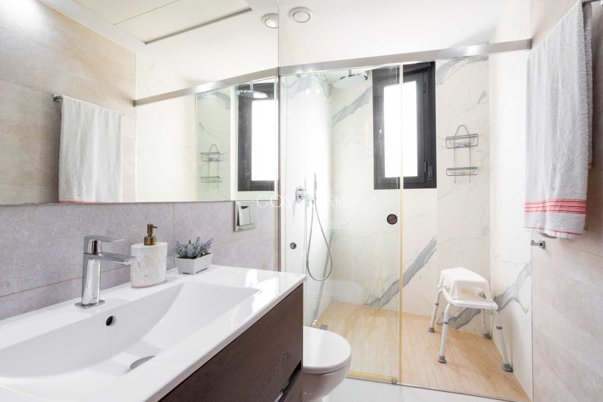 Resale - Villa -
Orihuela - Villamartin