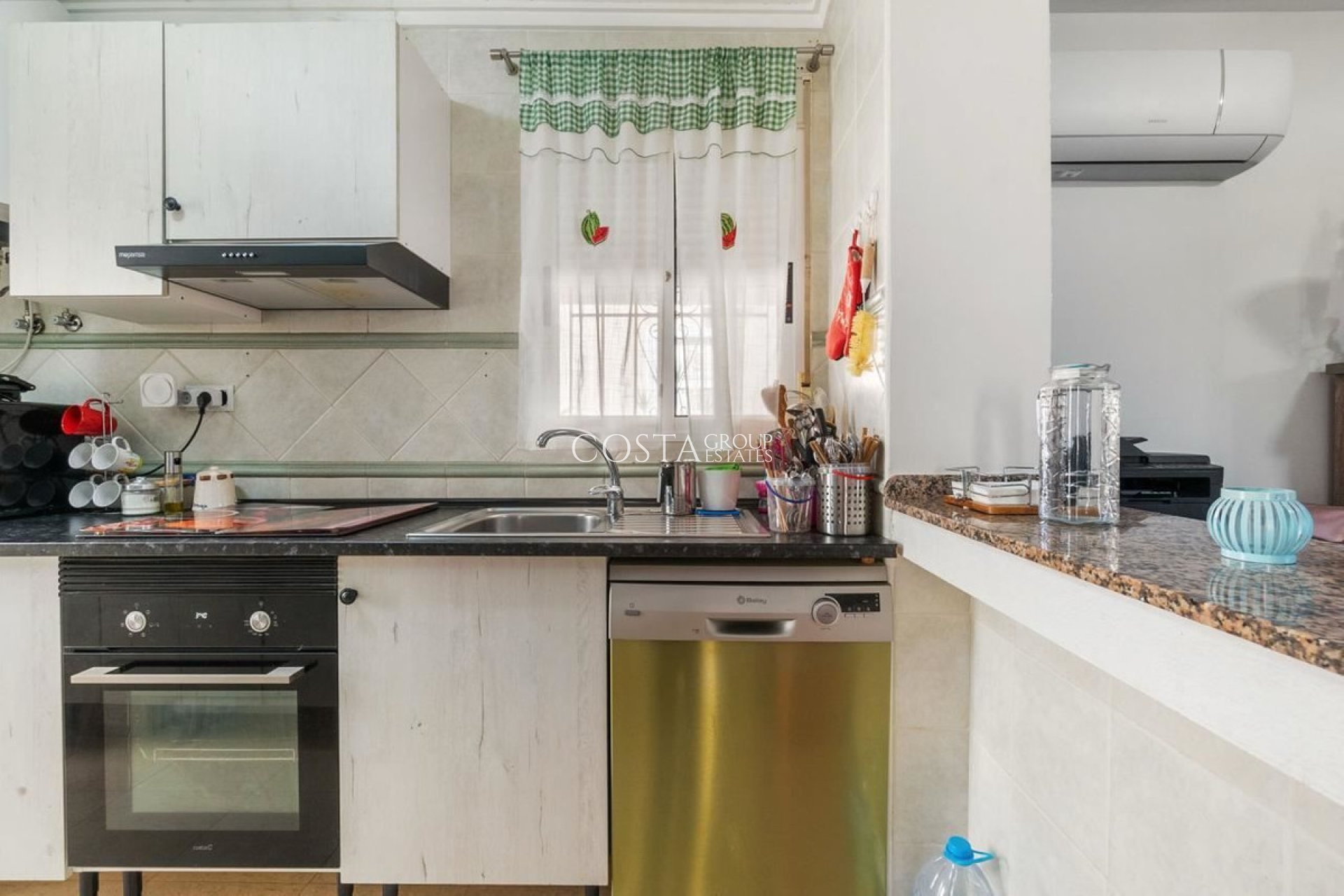 Resale - Villa -
Orihuela - Villamartin