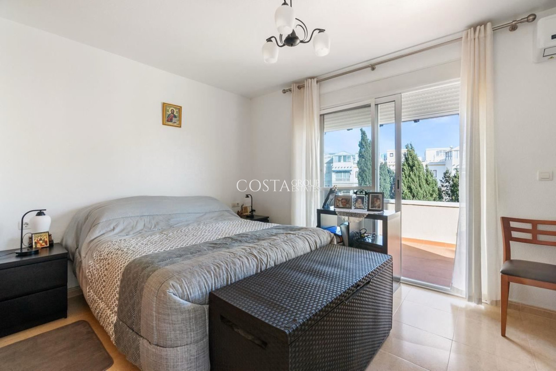 Resale - Villa -
Orihuela - Villamartin