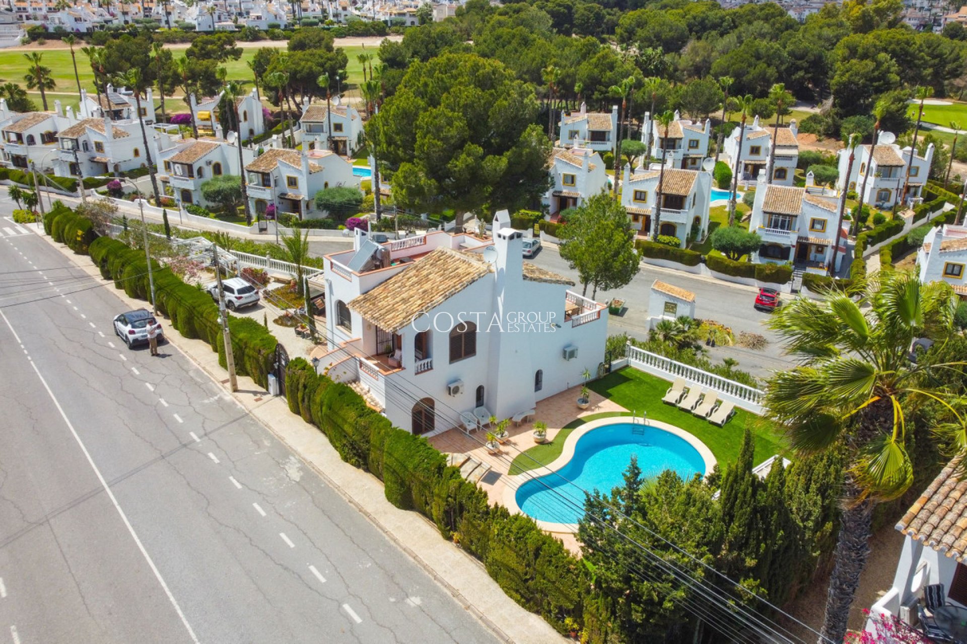 Resale - Villa -
Orihuela - Villamartin