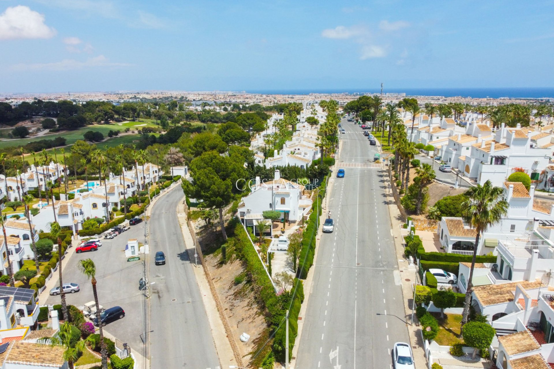 Resale - Villa -
Orihuela - Villamartin