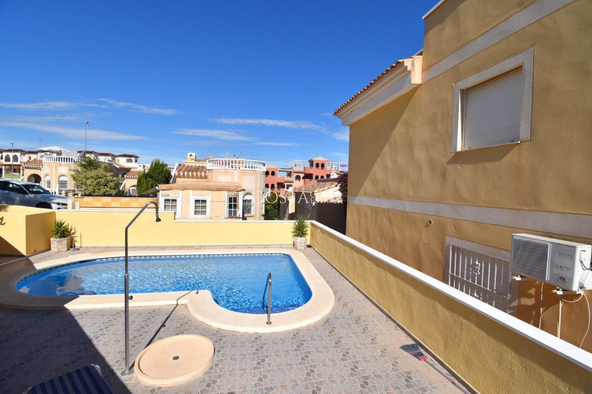 Resale - Villa -
Orihuela - Villamartin