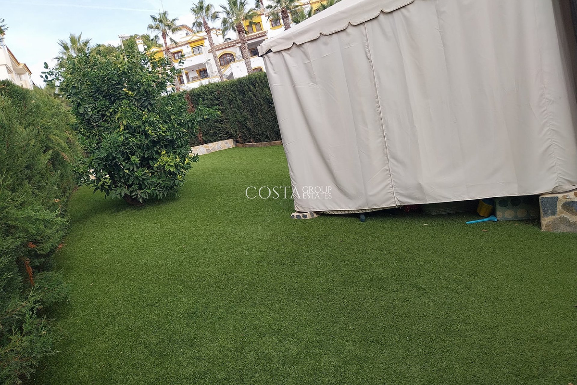 Resale - Villa -
Orihuela - Villamartin