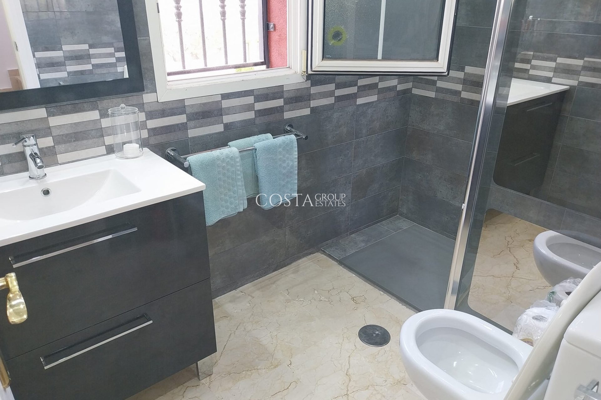 Resale - Villa -
Orihuela - Villamartin