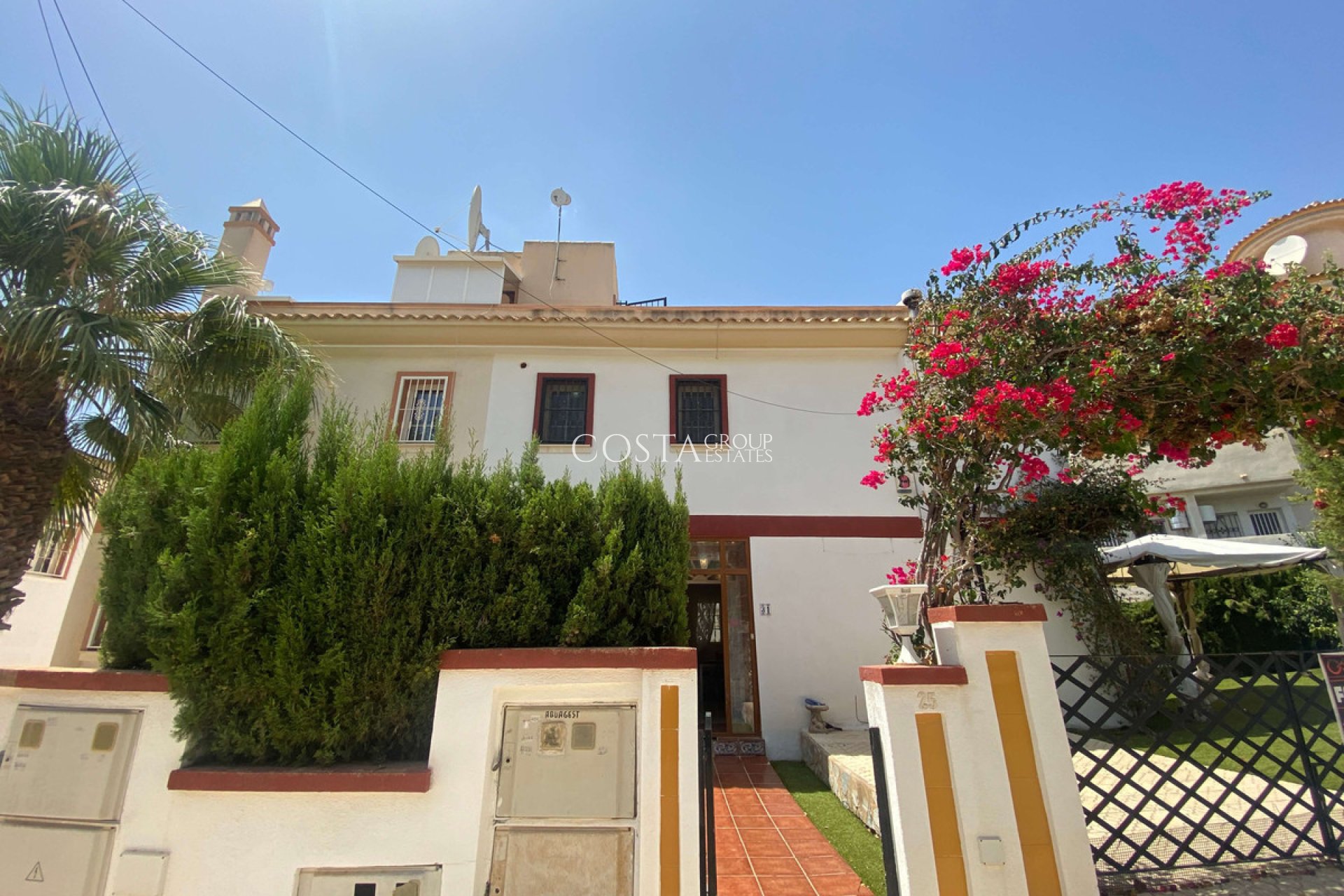 Resale - Villa -
Orihuela - Villamartin