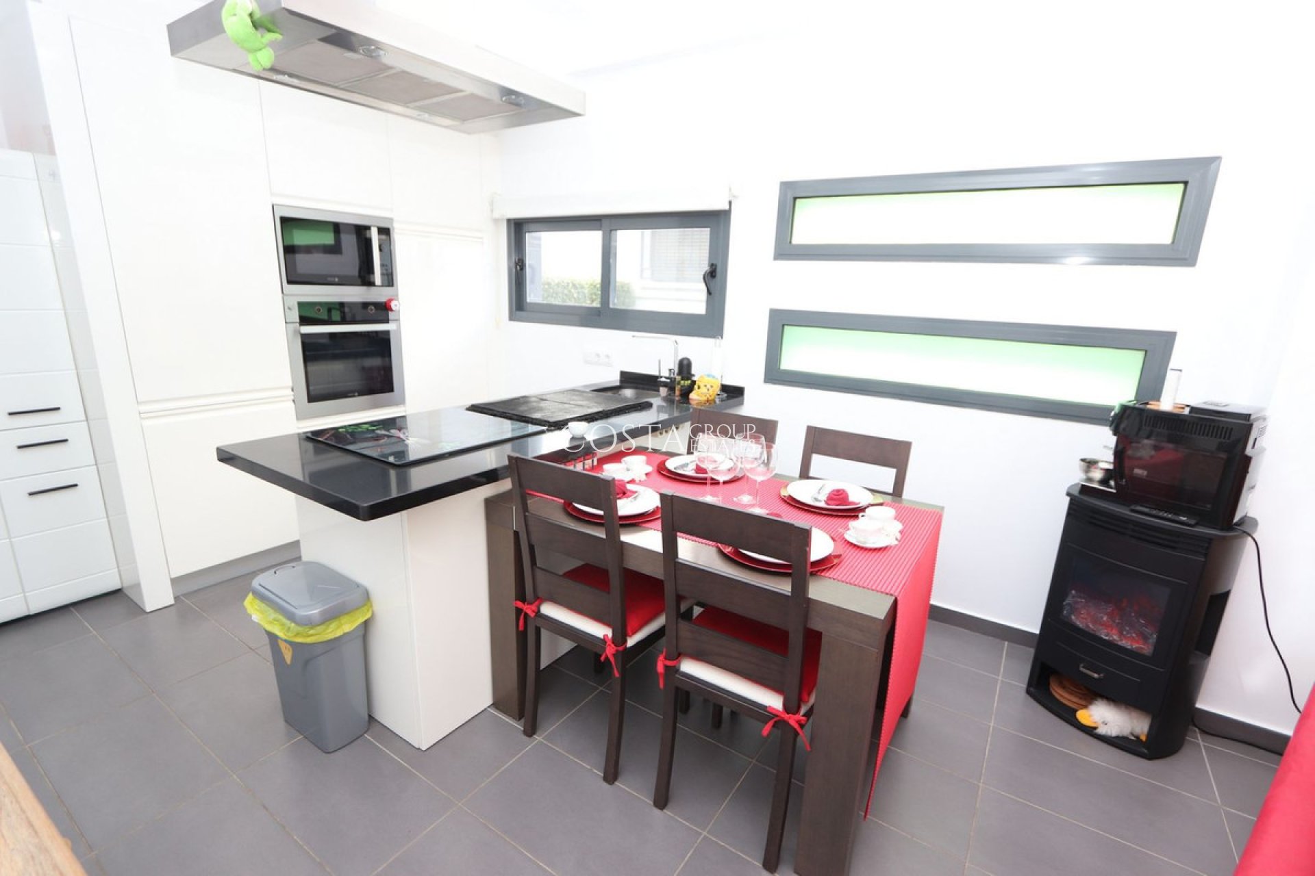 Resale - Villa -
Orihuela - Villamartin